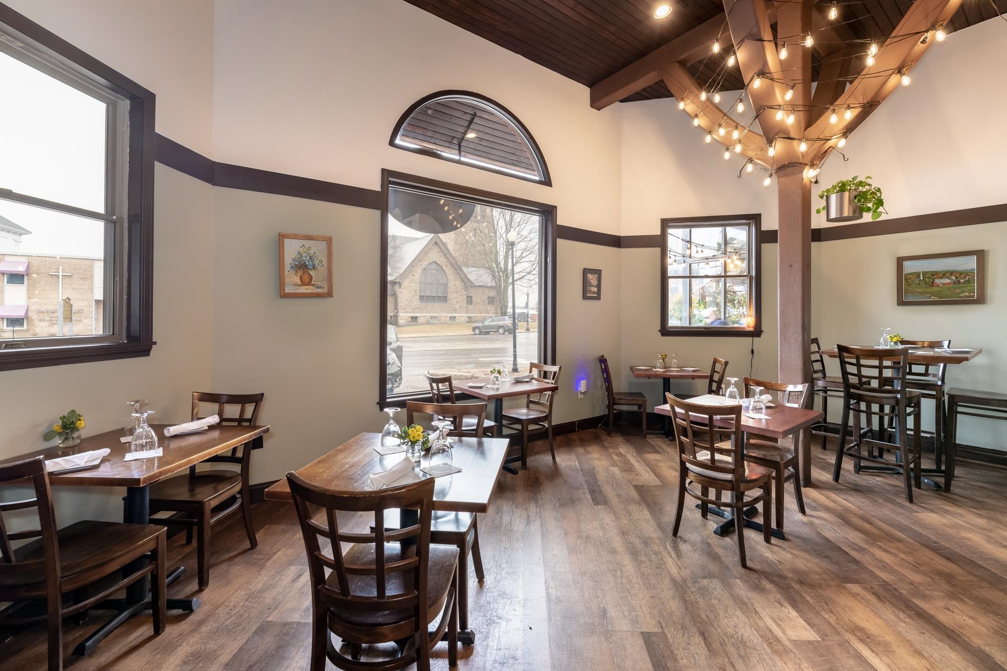 21 Veterans Sq, Laconia, NH 03246