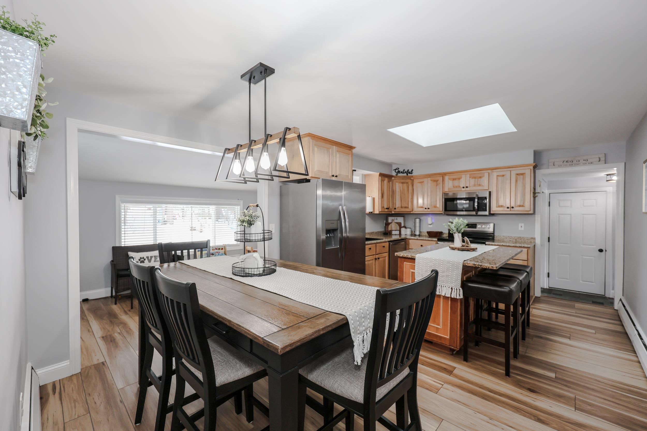 2052 Lake Shore Rd, Manchester, NH 03109