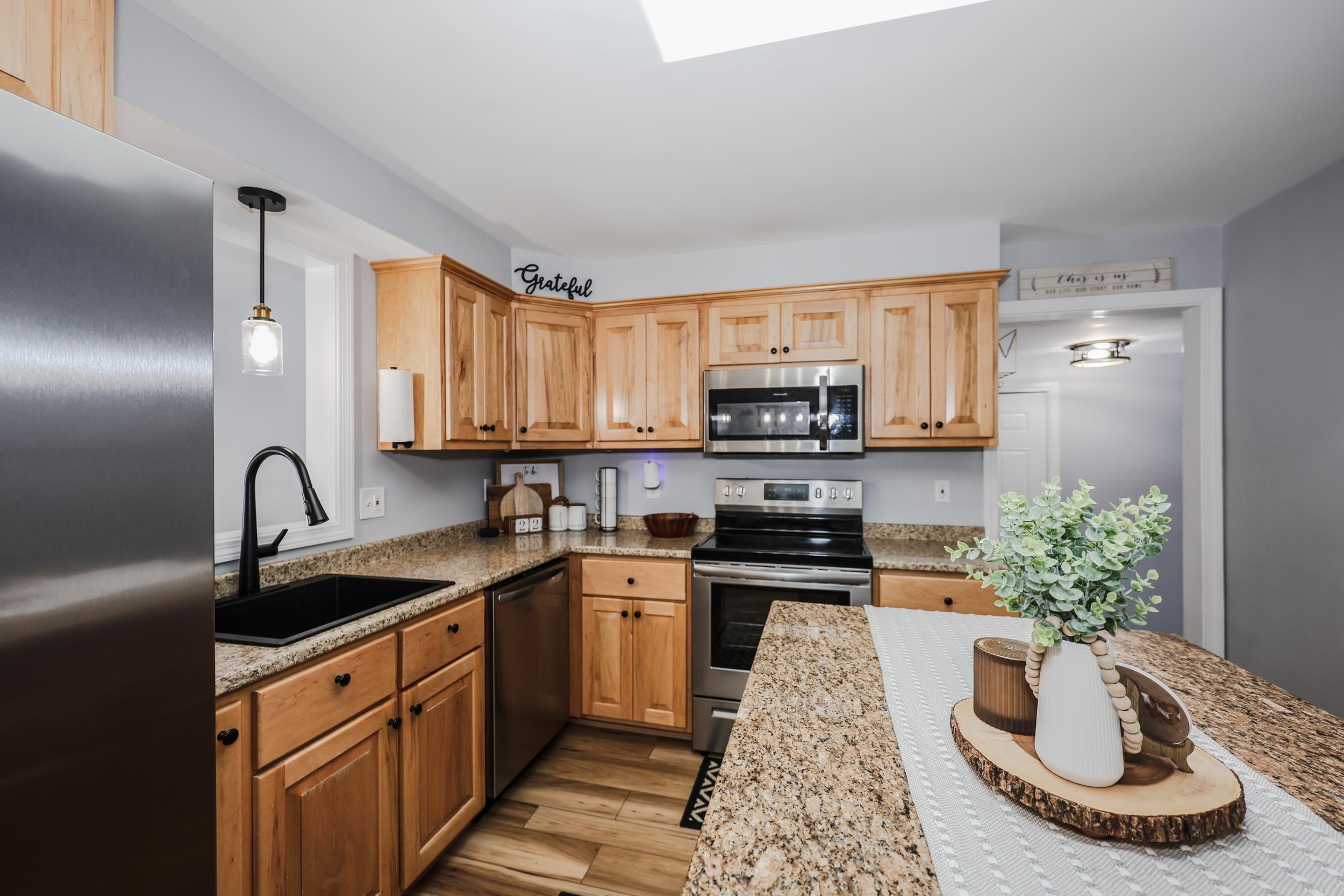 2052 Lake Shore Rd, Manchester, NH 03109