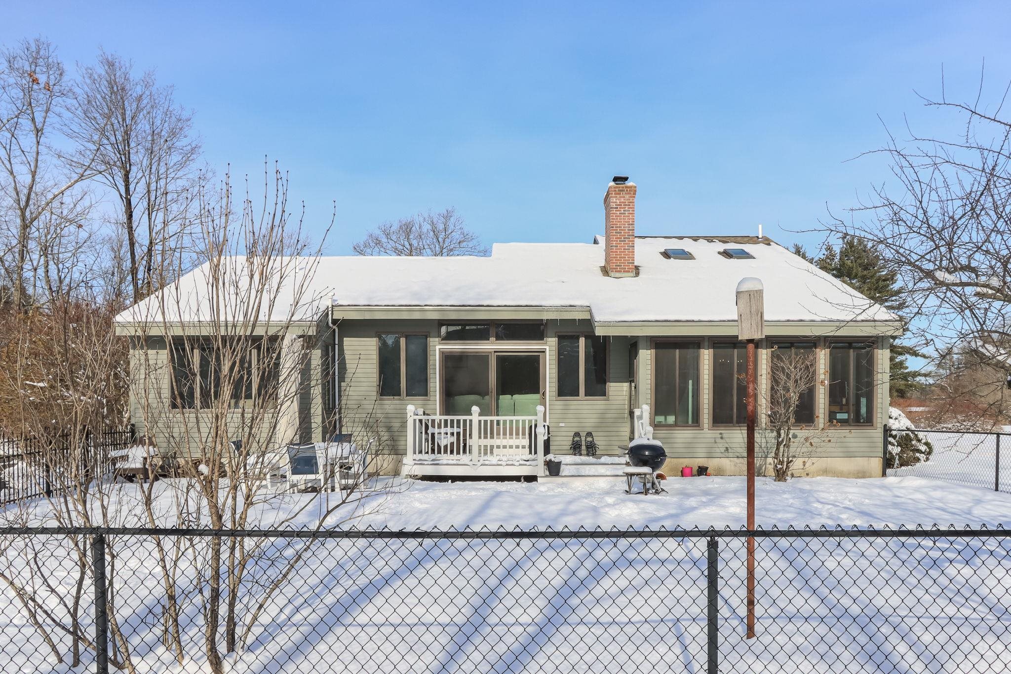 69 Bog Rd, Goffstown, NH 03045