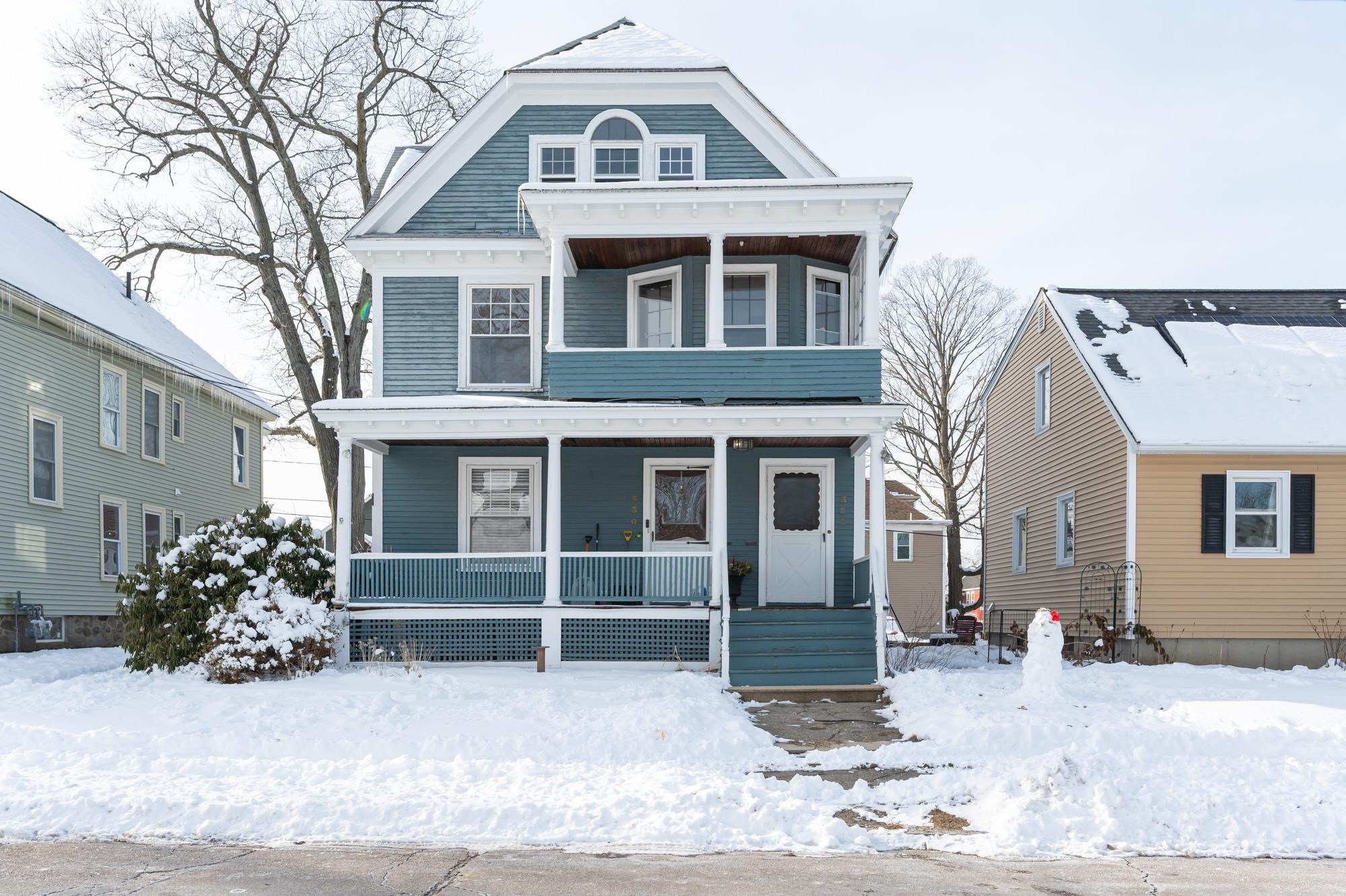 330  332 Ash St, Manchester, NH 03104