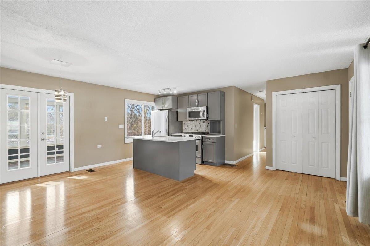 102 Juniper Rg, Shelburne, VT 05403