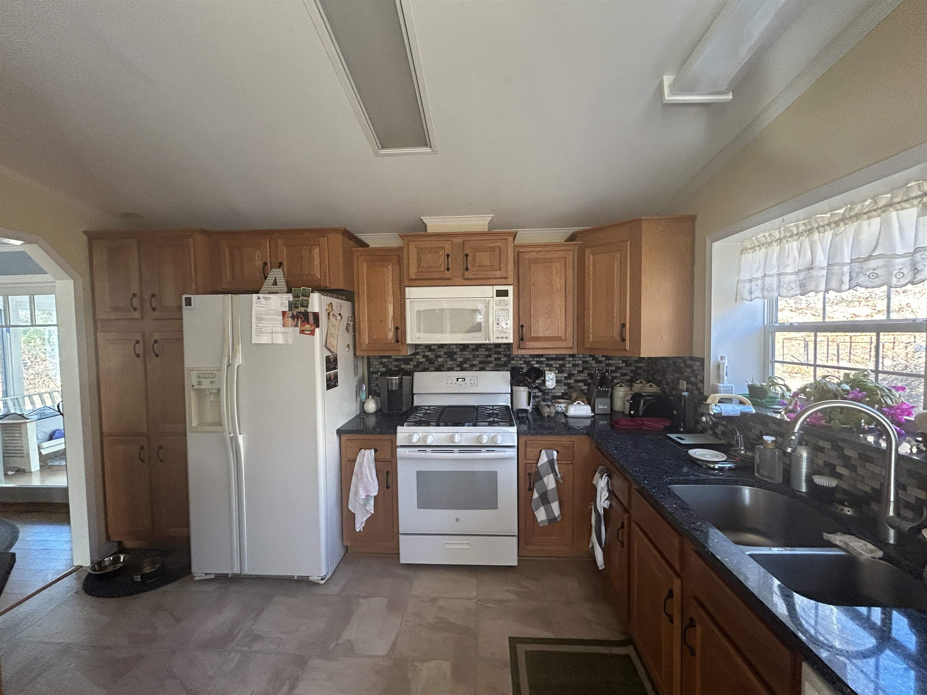 18 Ivy Ln, Farmington, NH 03835