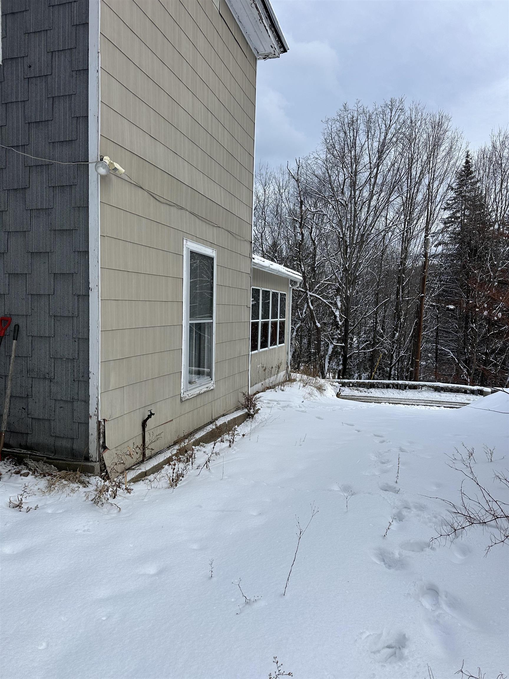 105 Maple St, Berlin, NH 03570