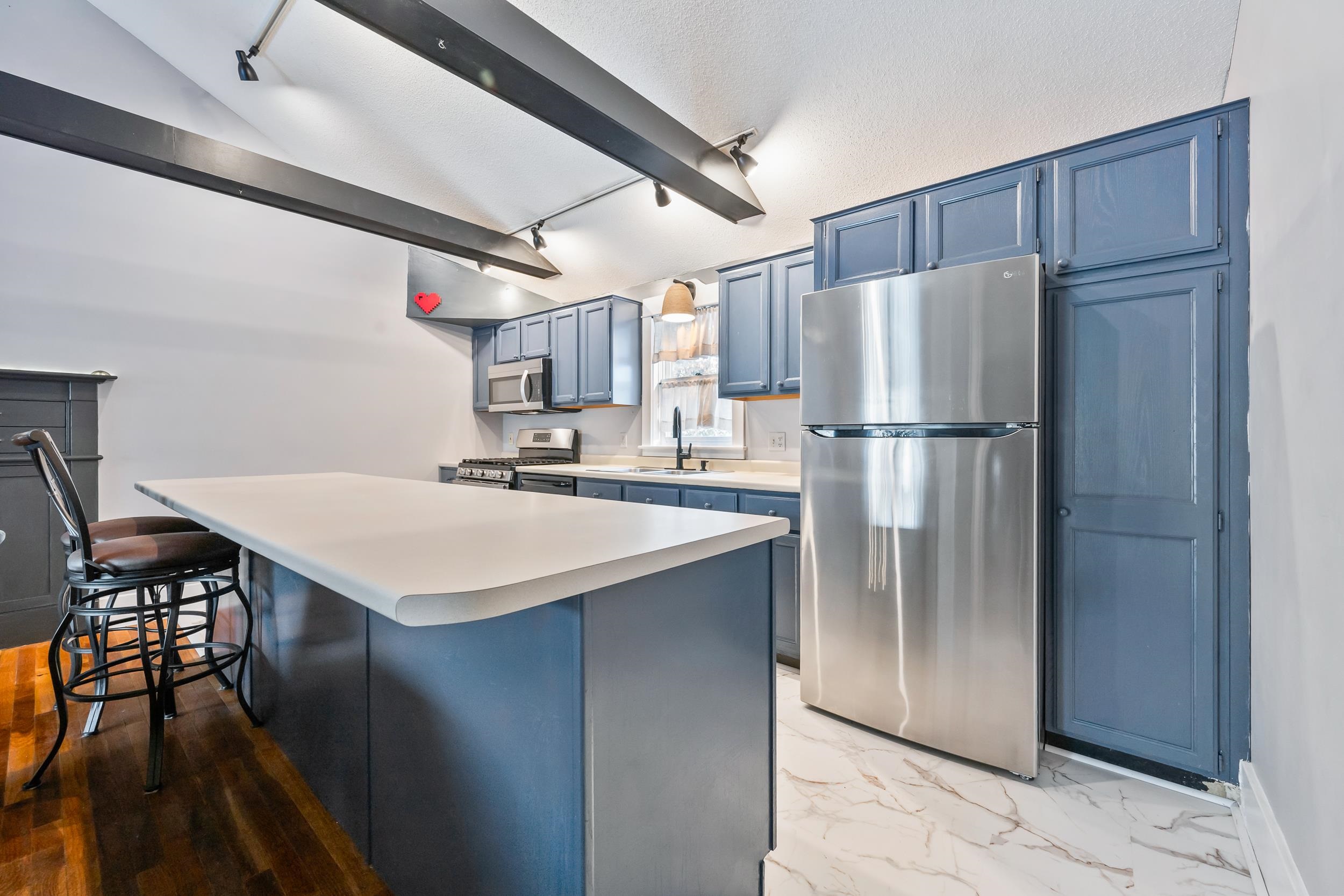 8 Ross Farm Rd, Albany, NH 03818