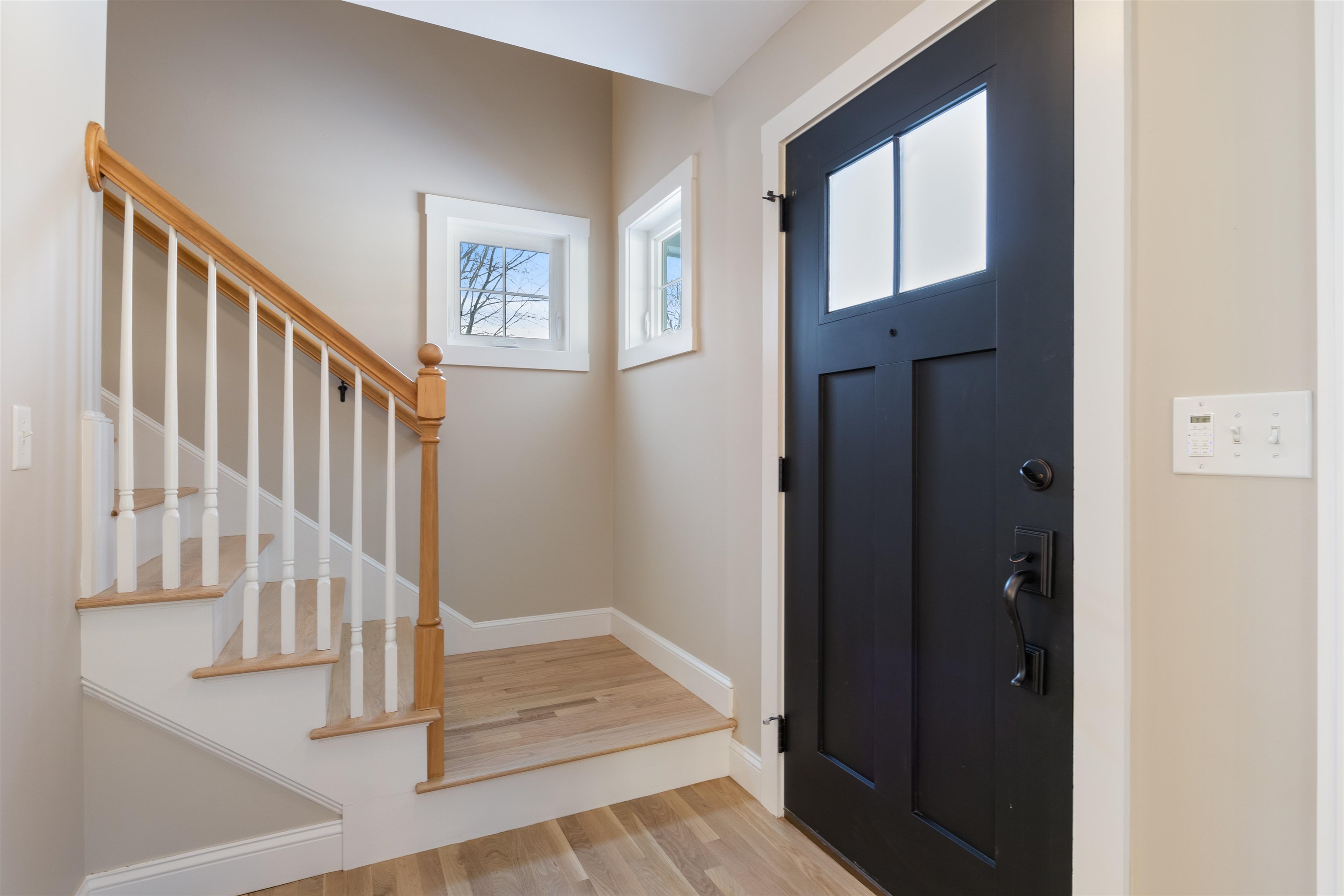 2 Hilliard Dr, Hampton, NH 03842