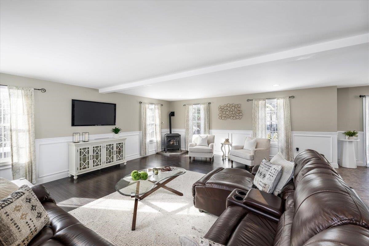 10 Berlang Rd, Londonderry, NH 03053