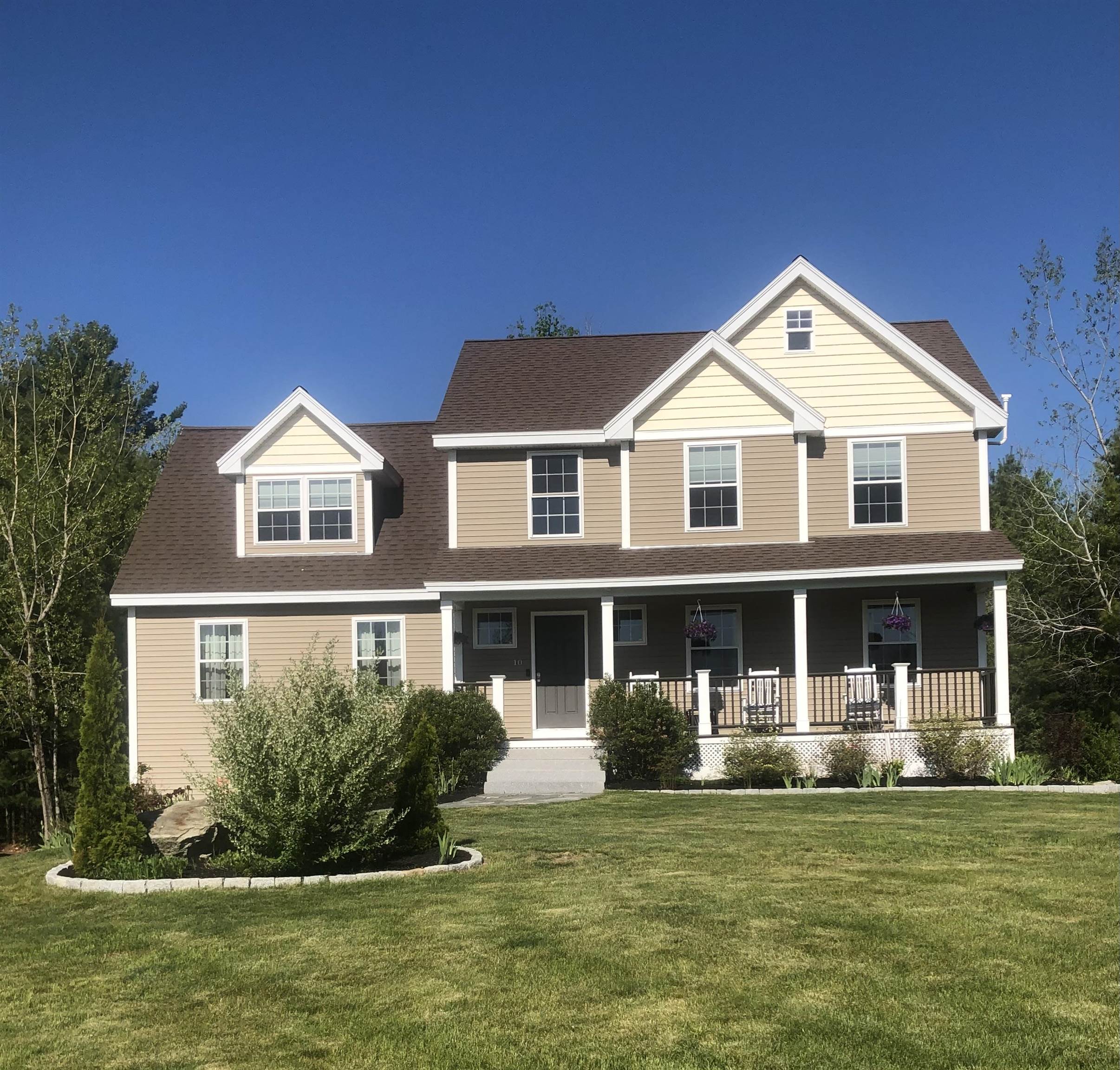 10 Berlang Rd, Londonderry, NH 03053