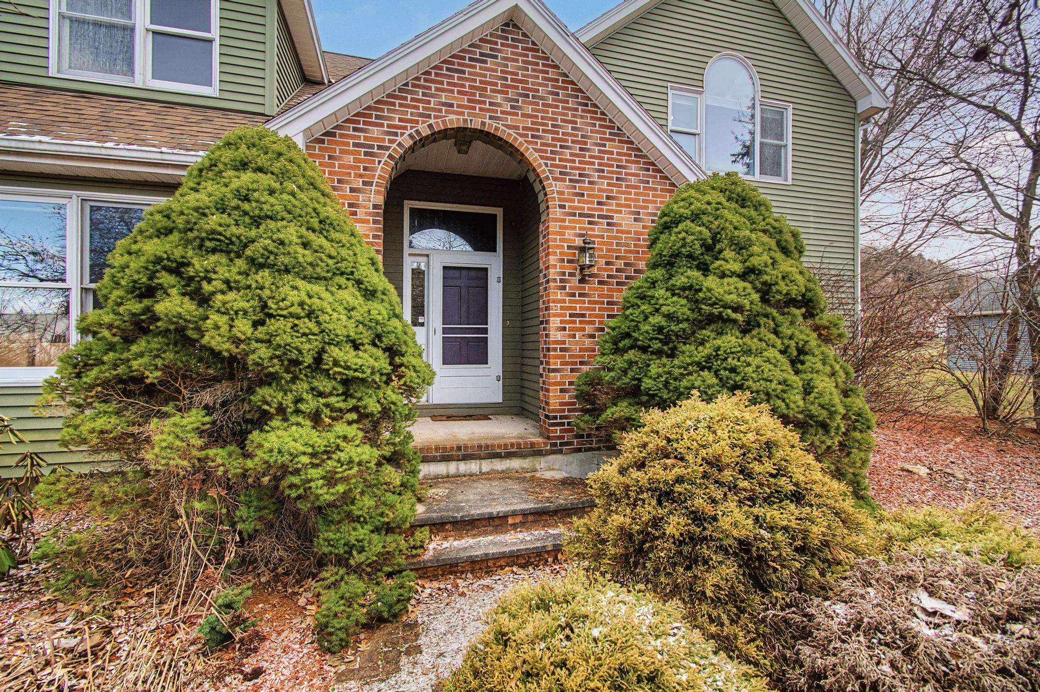 Homes for sale in St. Albans Town, VT | 7 Bay View Dr, St. Albans Town, VT 05478 | MLS# 5074846