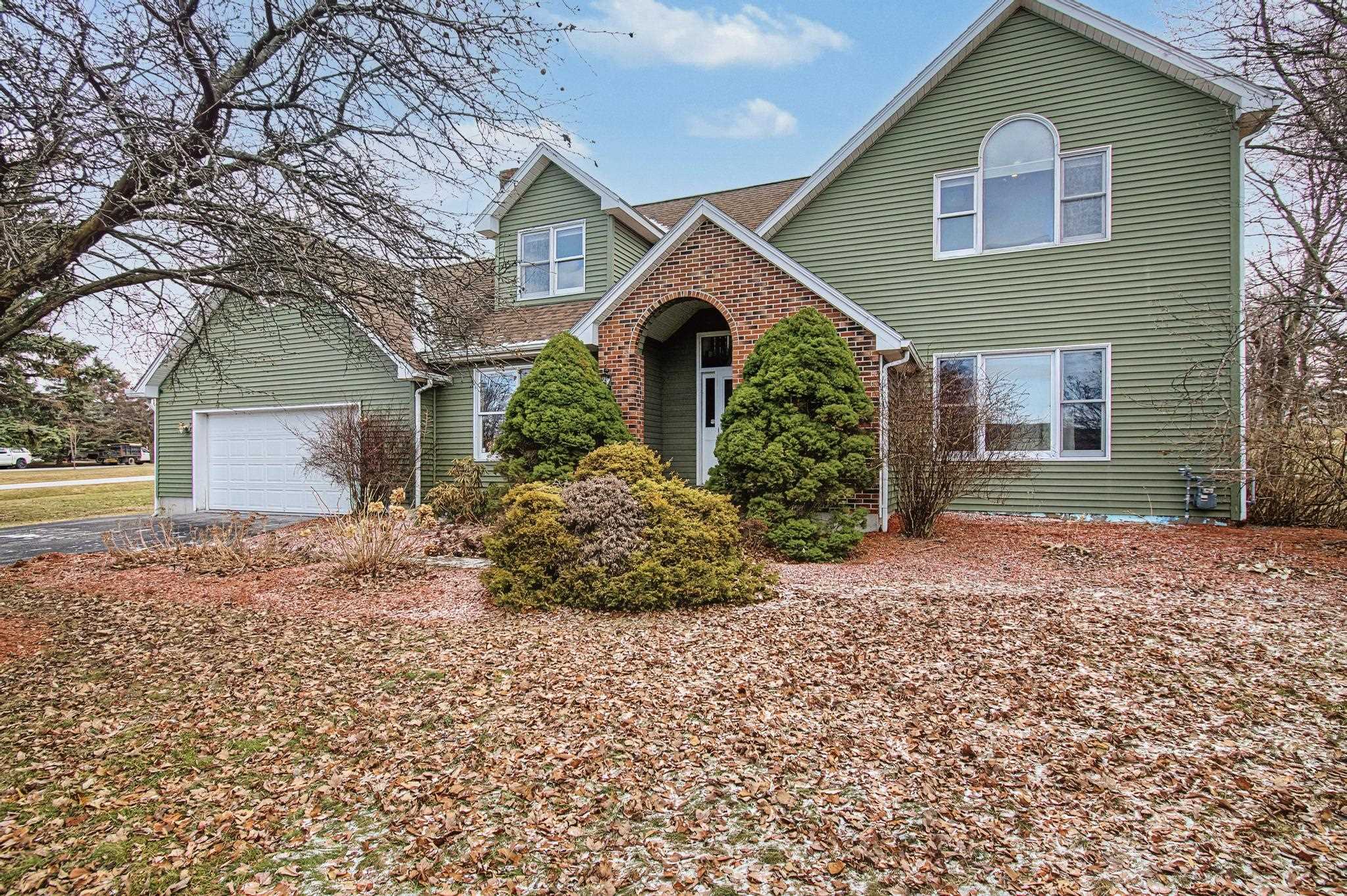 Homes for sale in St. Albans Town, VT | 7 Bay View Dr, St. Albans Town, VT 05478 | MLS# 5074846