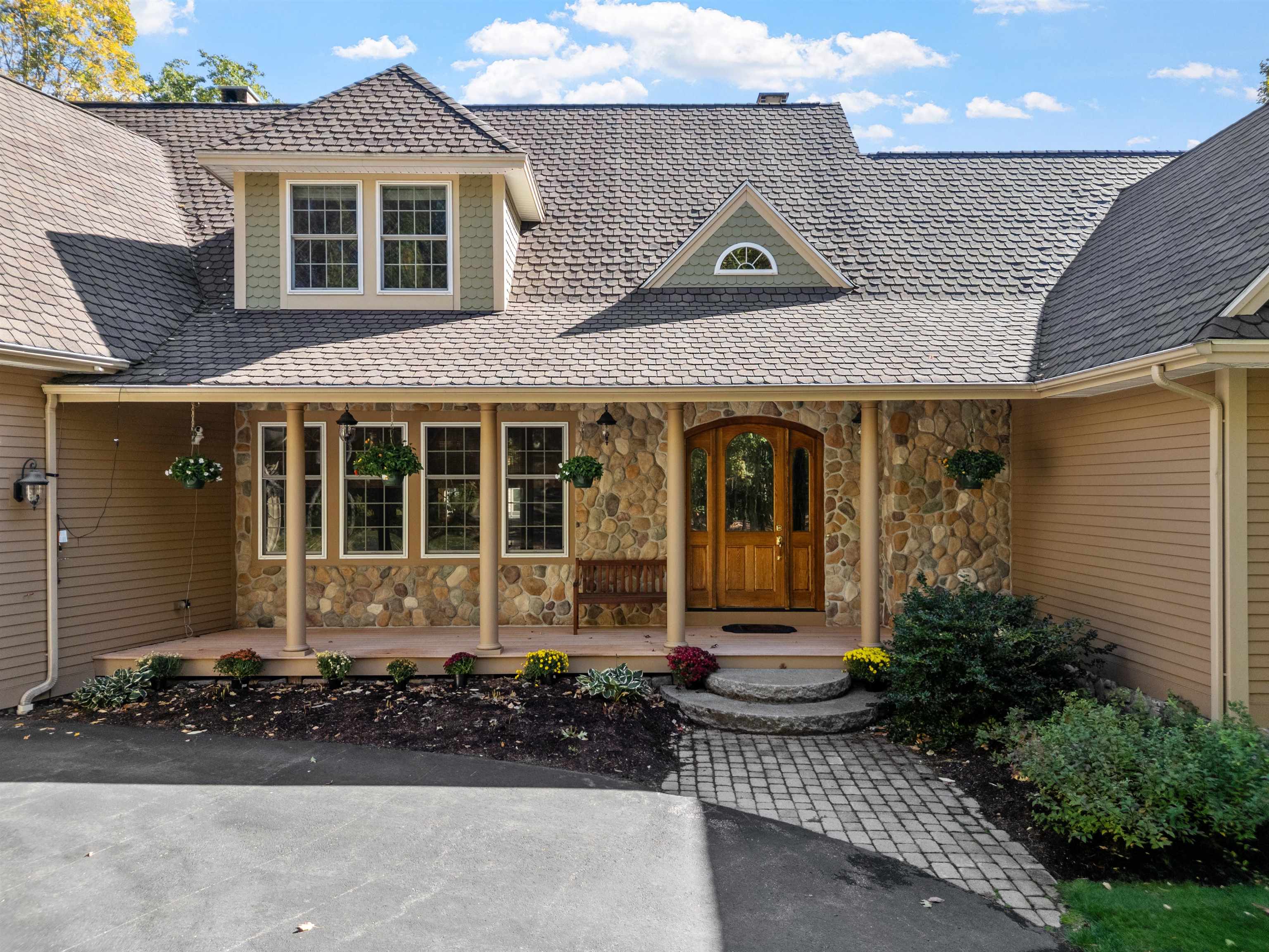 66 Hayes Ln, Moultonborough, NH 03254