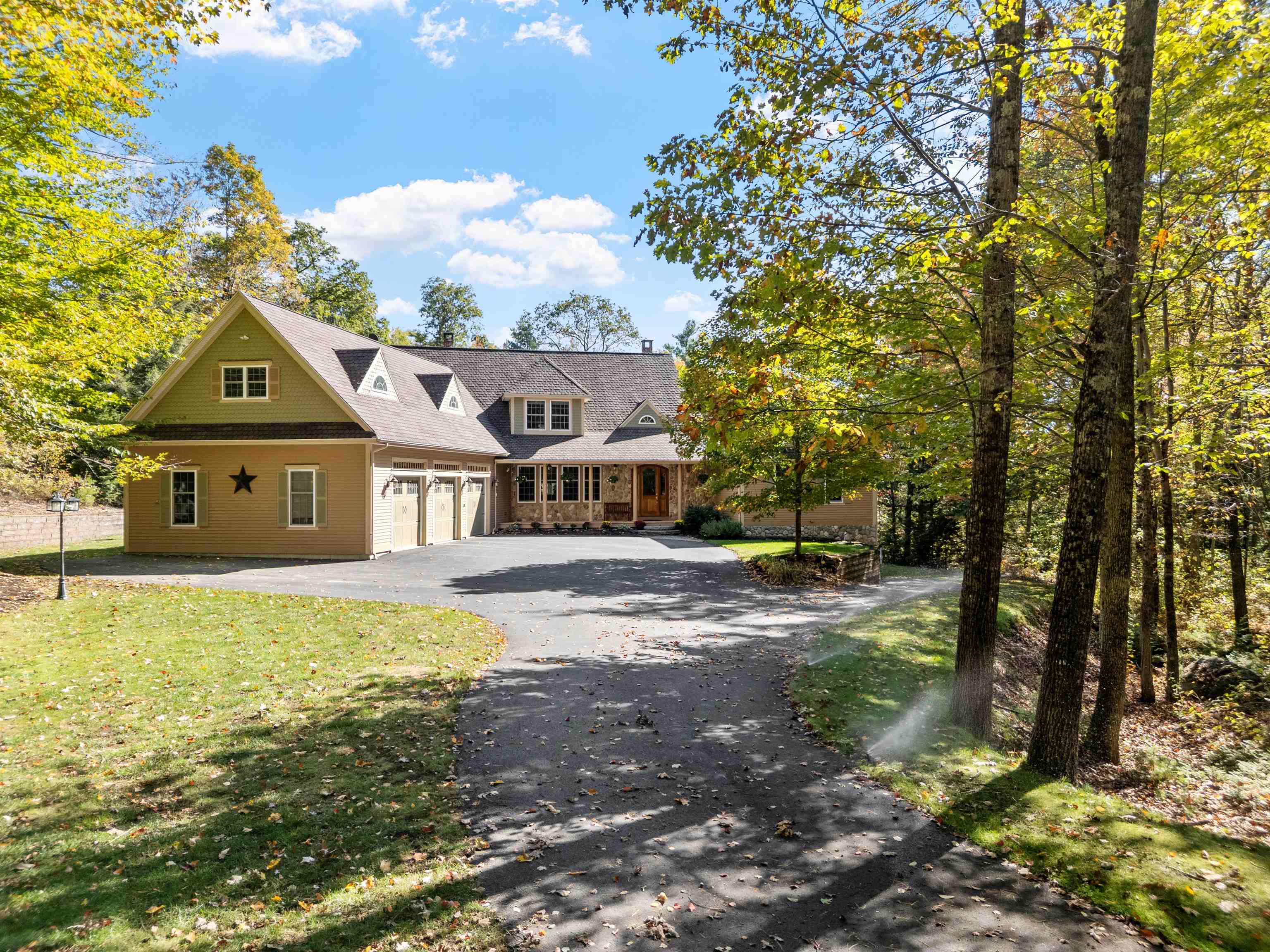 66 Hayes Ln, Moultonborough, NH 03254