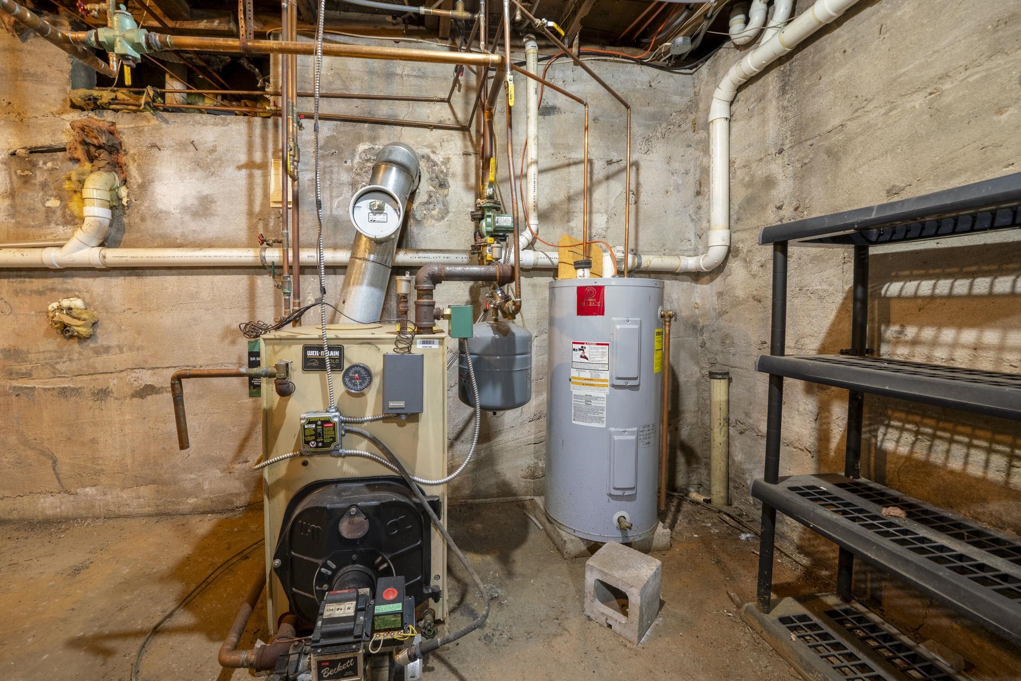 733 South Stark Hw, Weare, NH 03281