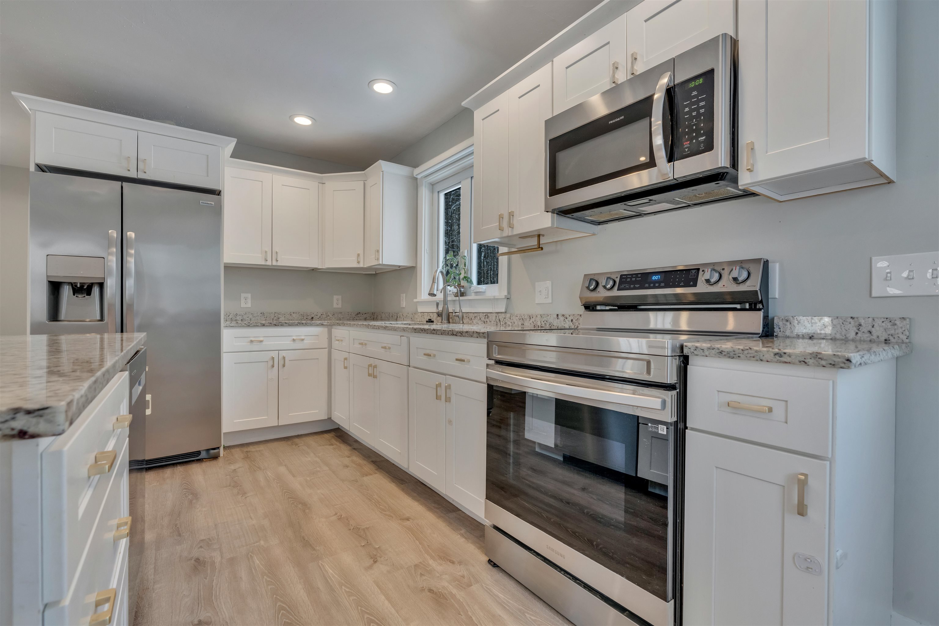 24 Nute Rd, Madbury, NH 03823