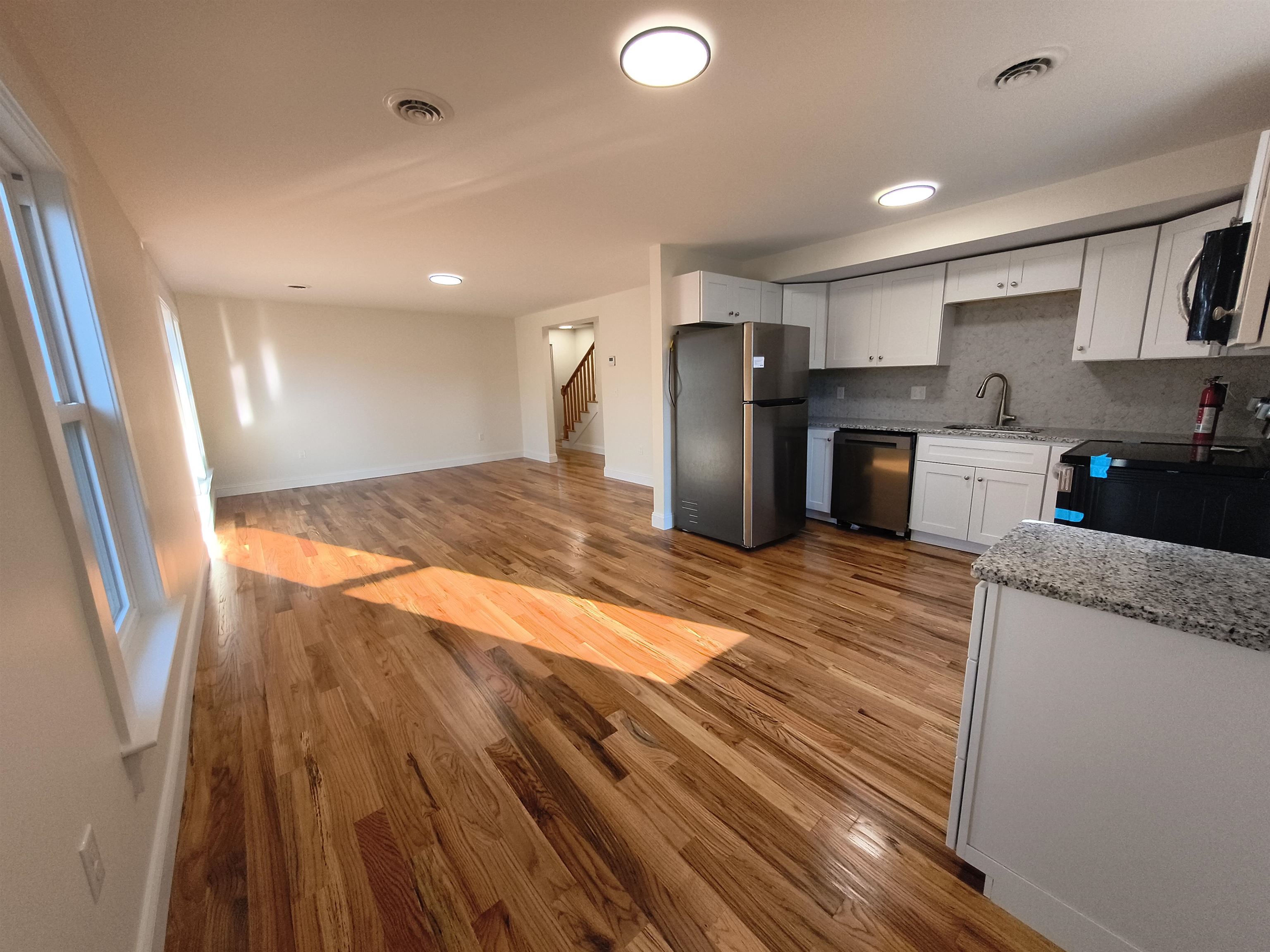 386 Union Avenue — photo 1