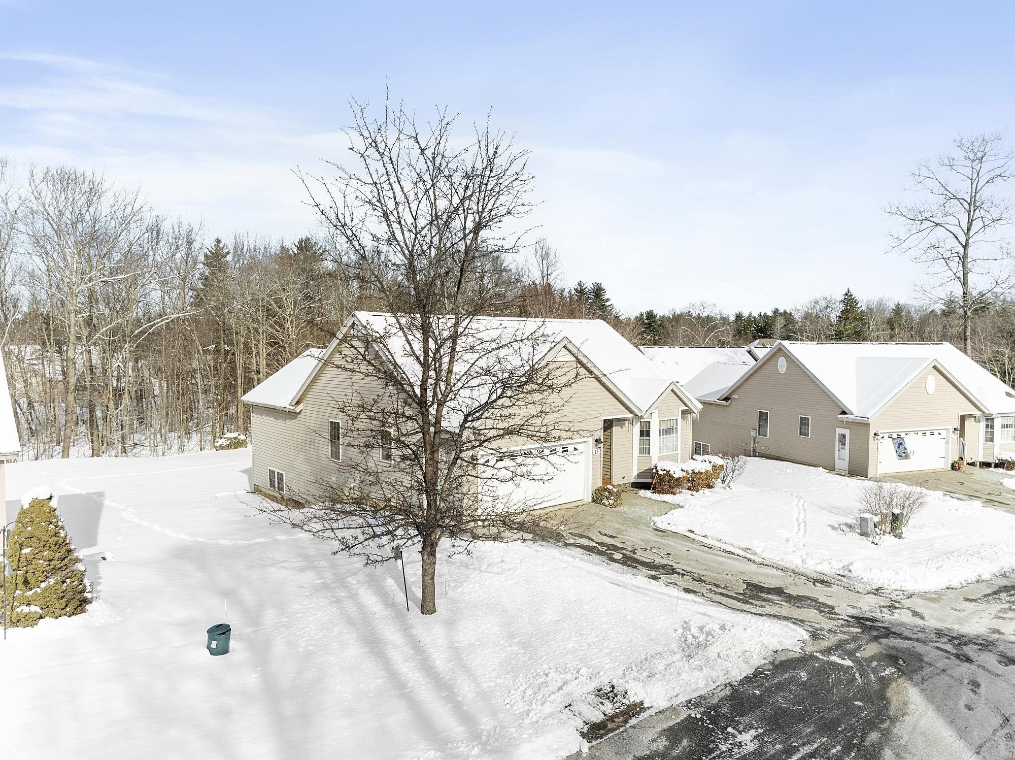 15 Country Ln, East Kingston, NH 03827