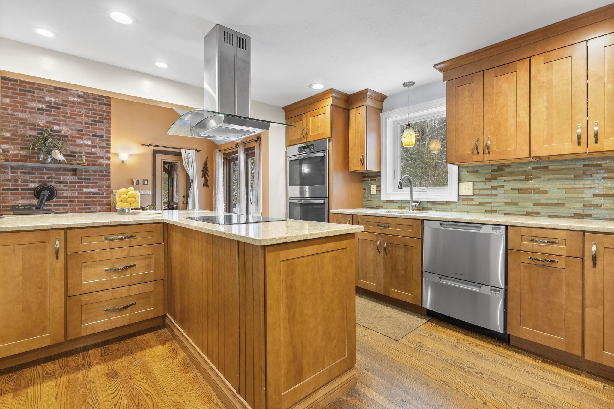 147 Hamwoods Road — photo 2