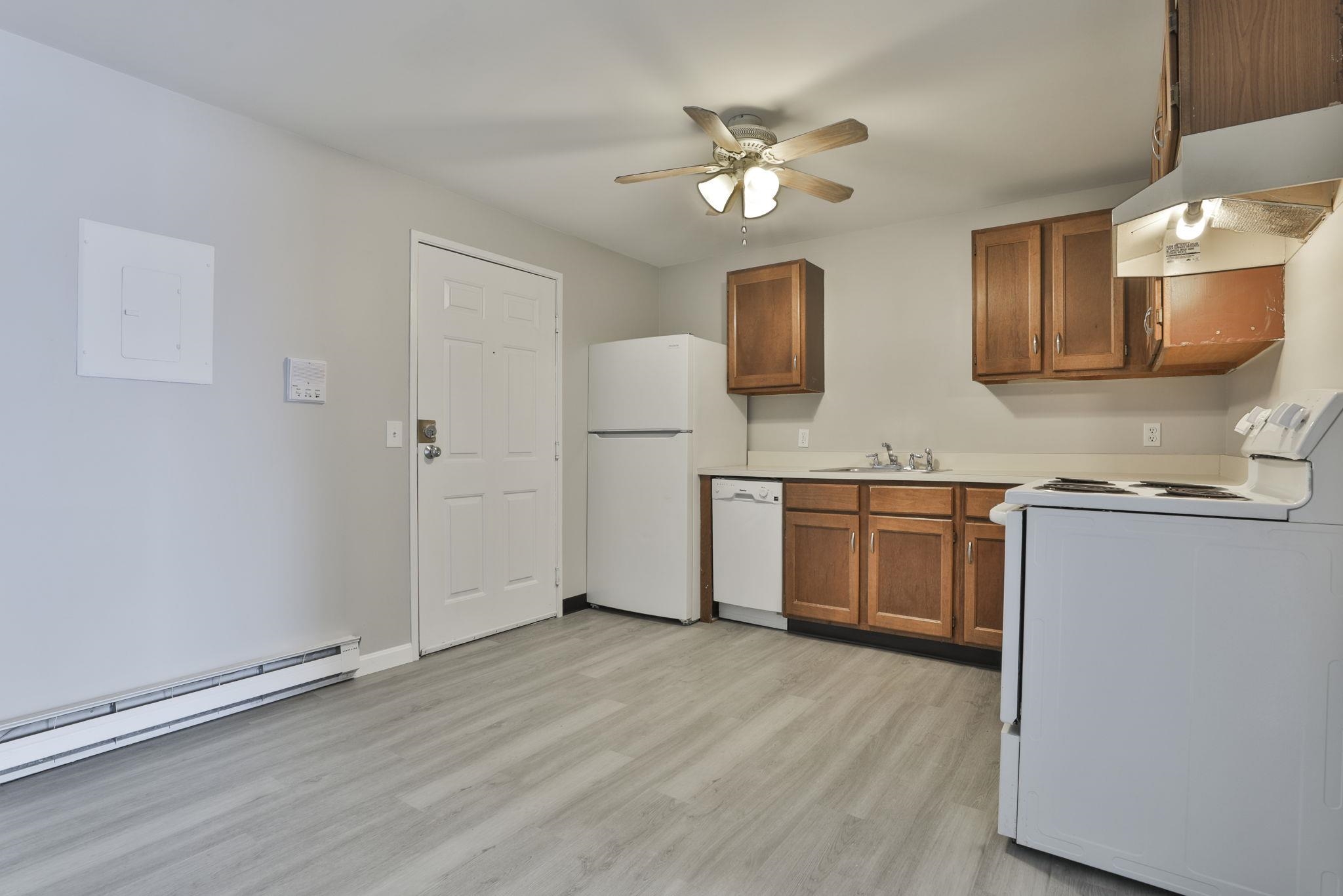 12 East Side Dr, Concord, NH 03301