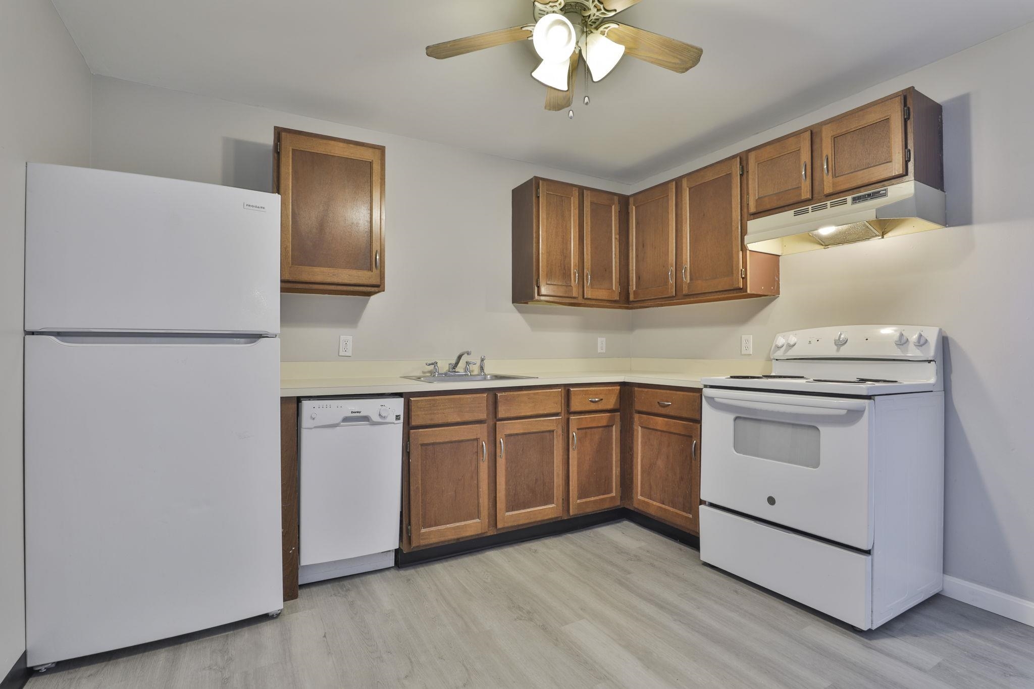 12 East Side Dr, Concord, NH 03301