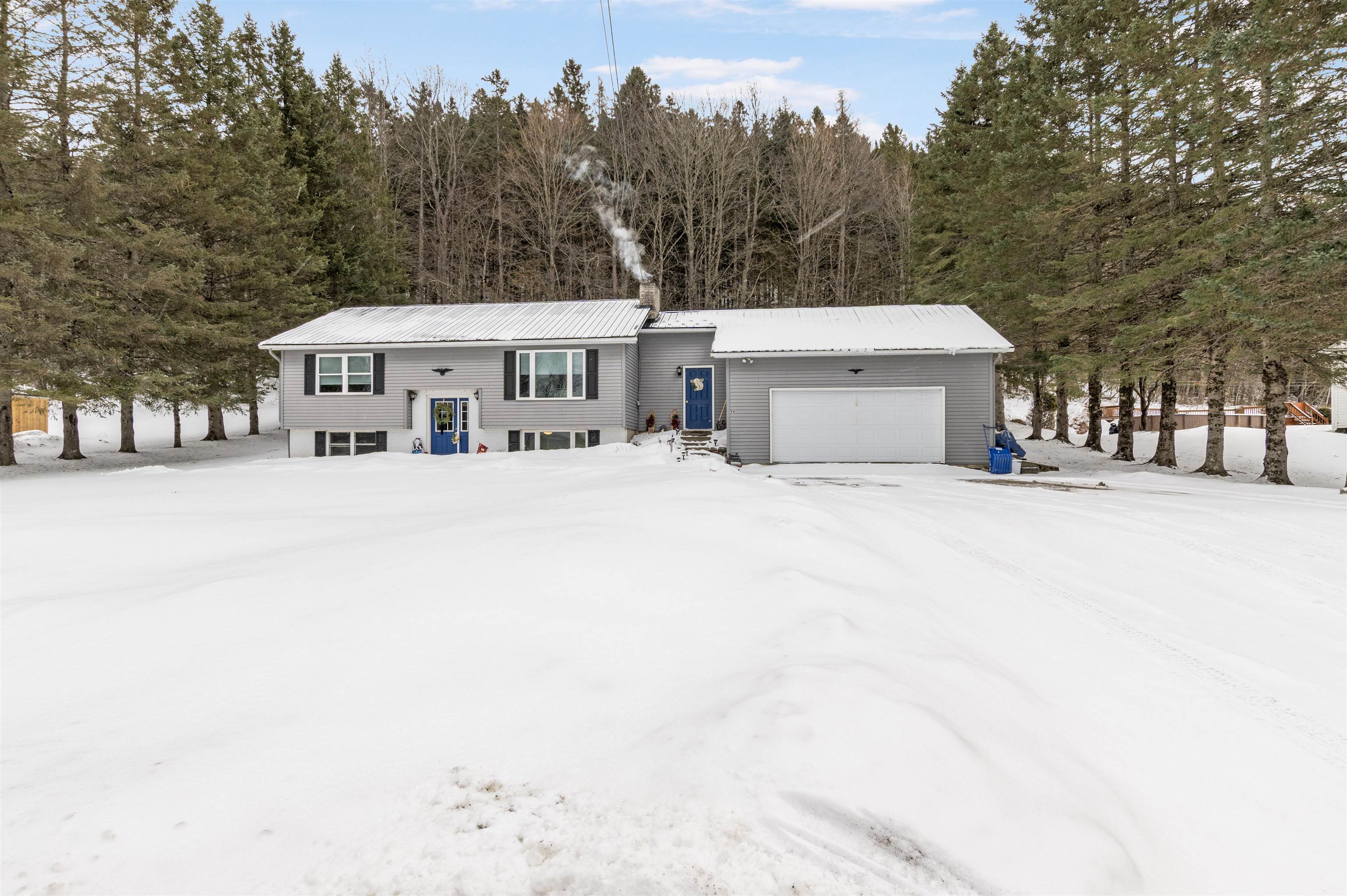 94 Corliss Ln, Colebrook, NH 03576