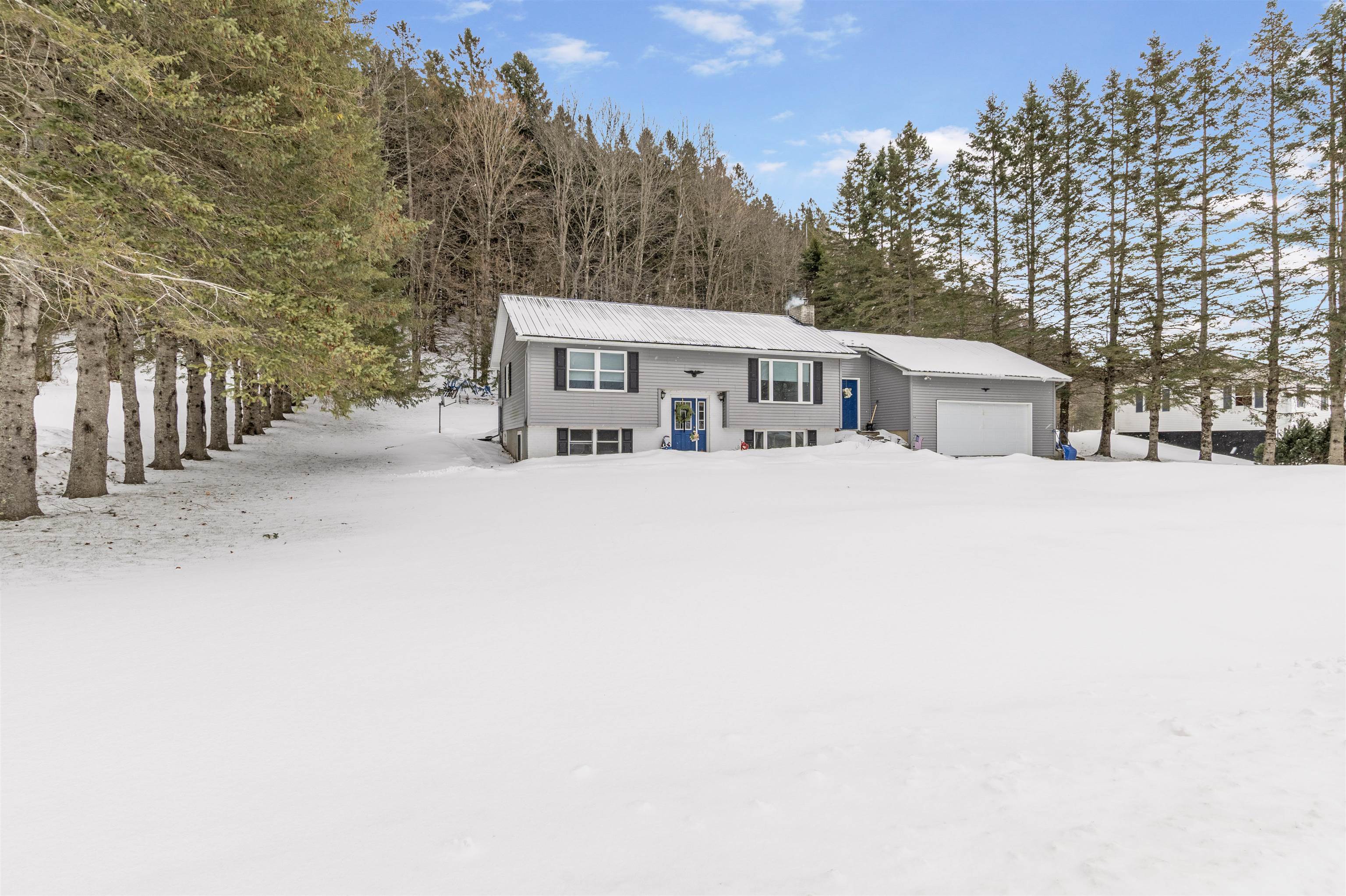 94 Corliss Ln, Colebrook, NH 03576