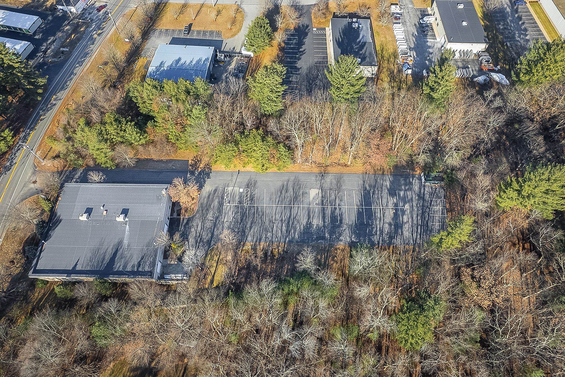 94 River Rd, Hudson, NH 03051