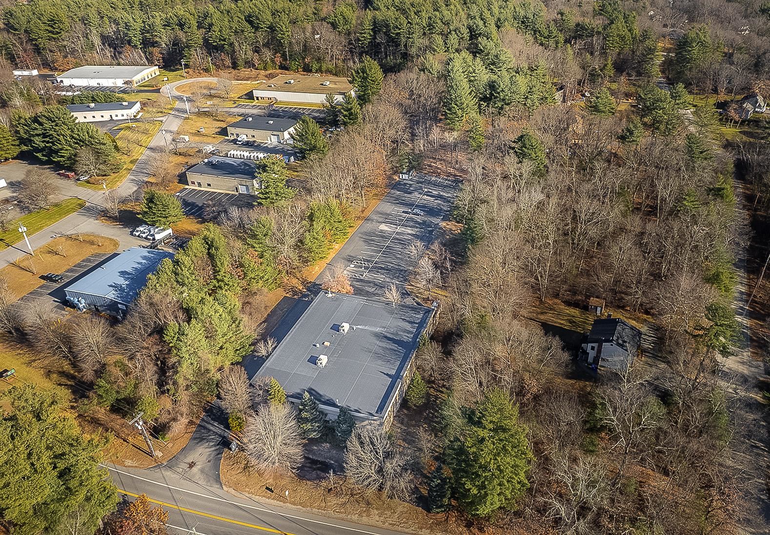 94 River Rd, Hudson, NH 03051