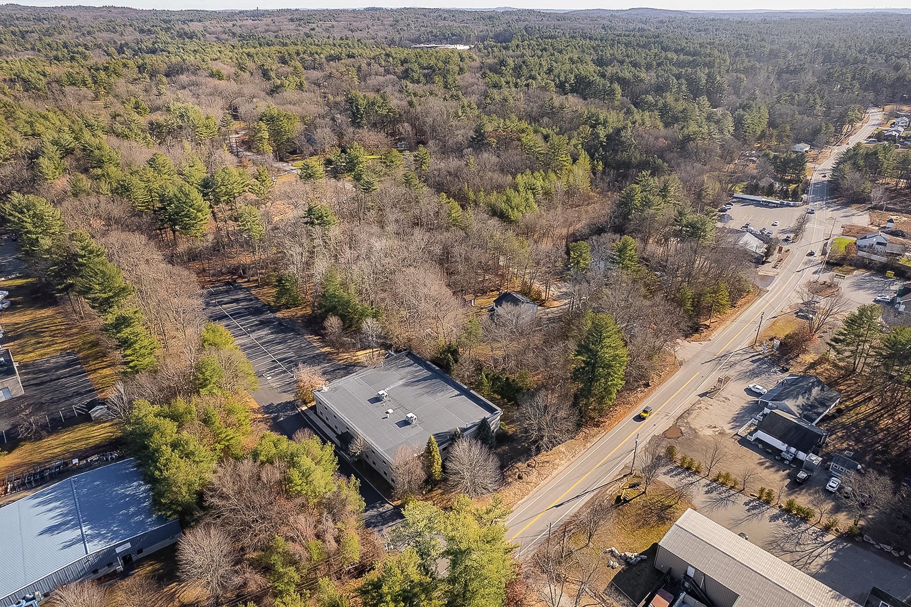 94 River Rd, Hudson, NH 03051