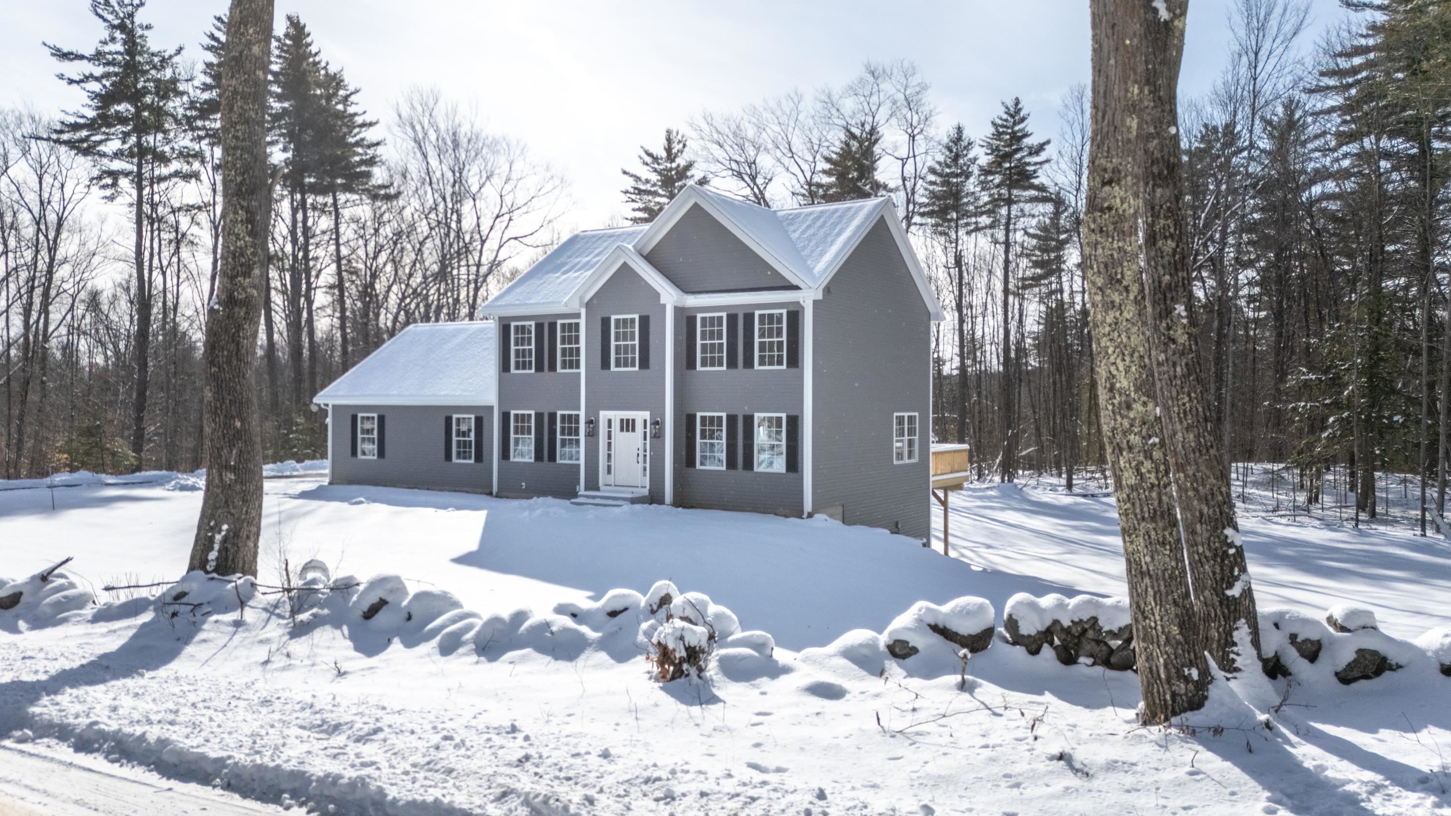 14 Short Falls Rd, Chichester, NH 03258