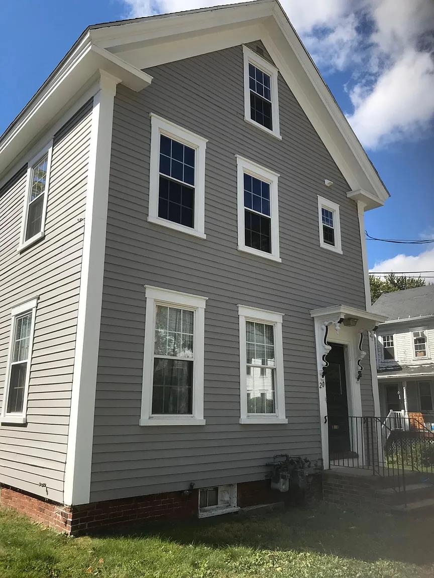 20 Baker St, Dover, NH 03820