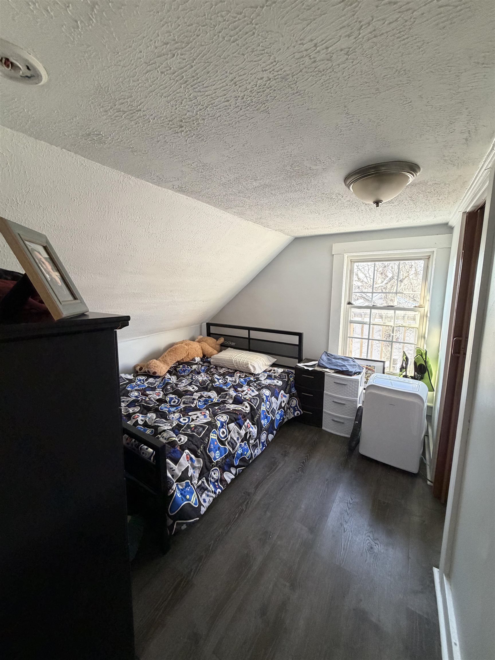 20 Baker St, Dover, NH 03820