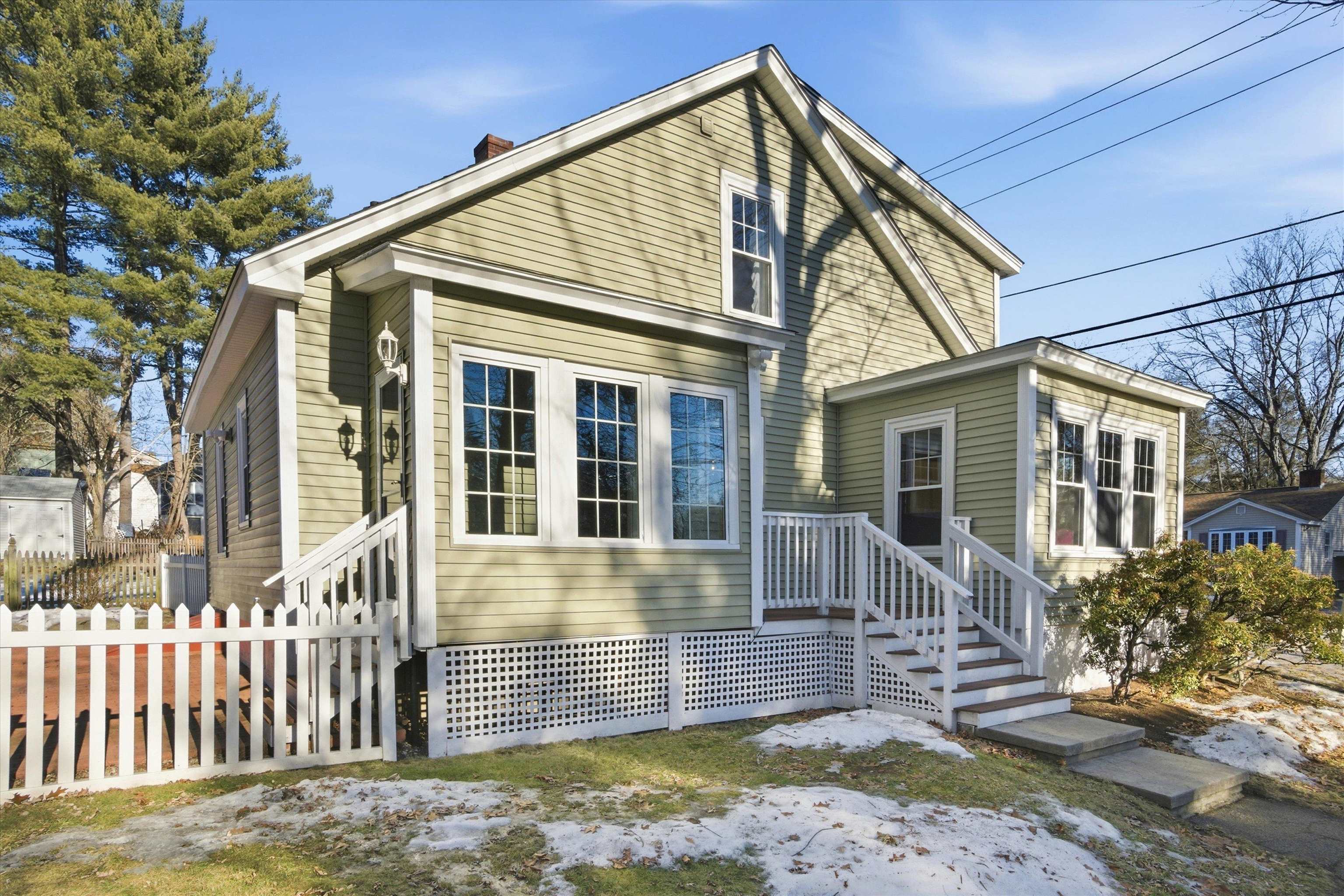 1508 River Rd, Manchester, NH 03104