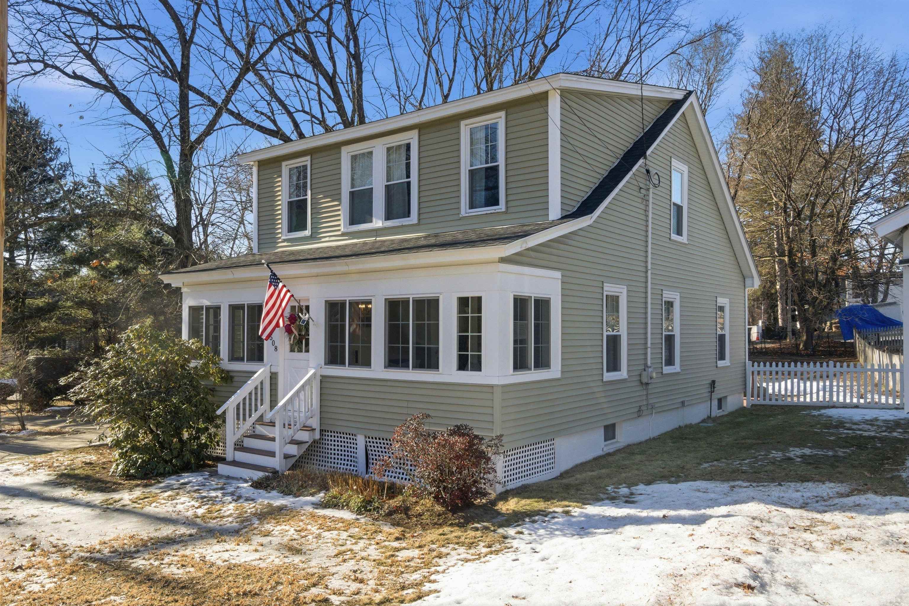 1508 River Rd, Manchester, NH 03104