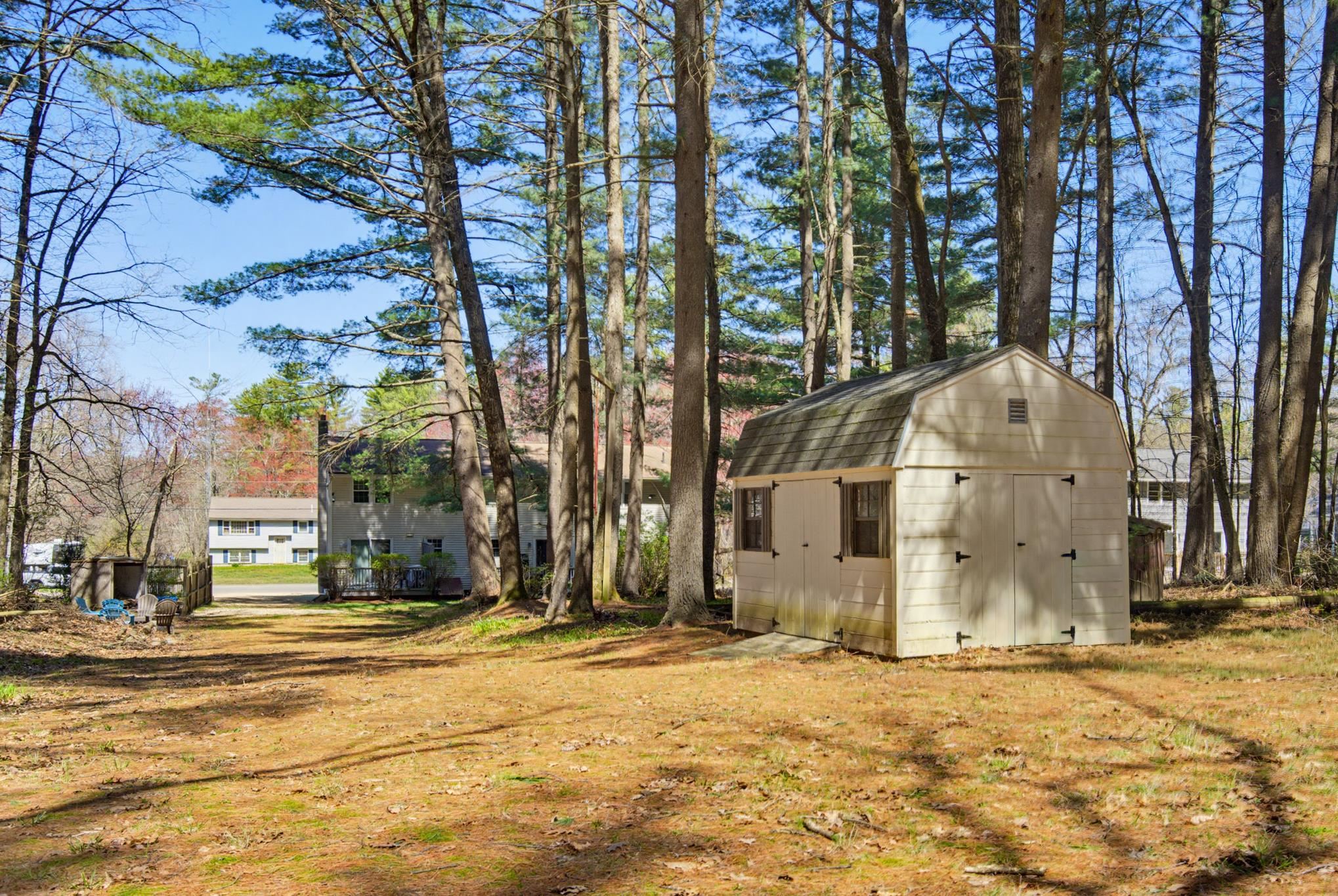 10 Woodburn Rd #C, Litchfield, NH 03052