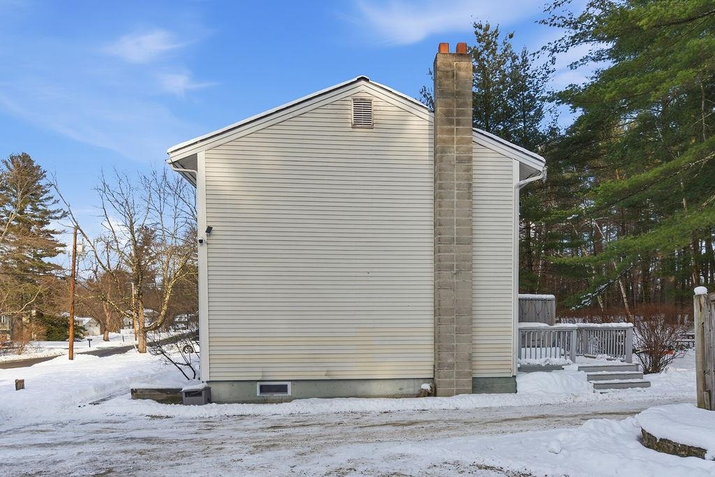 10 Woodburn Rd, Litchfield, NH 03052