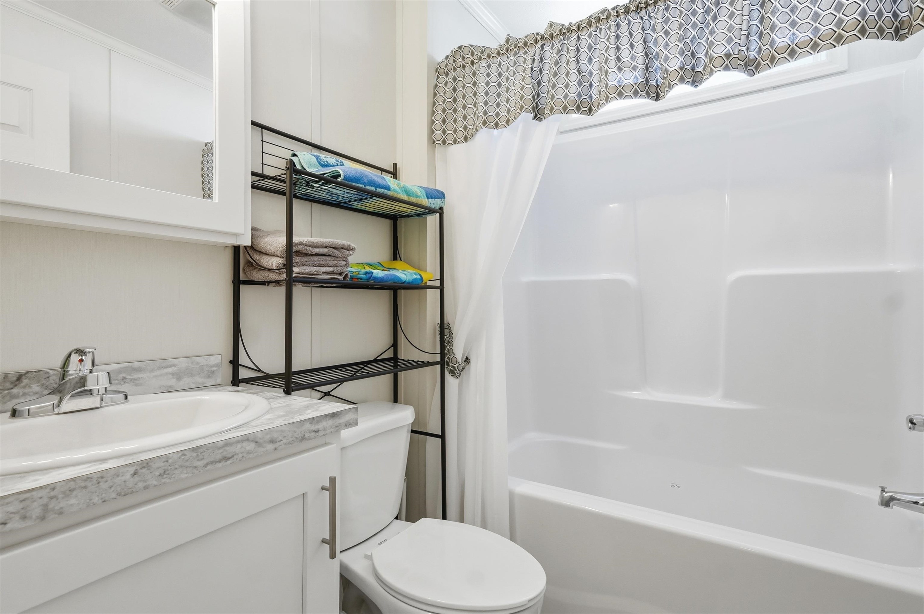 65 Caddy Dr, Salem, NH 03079