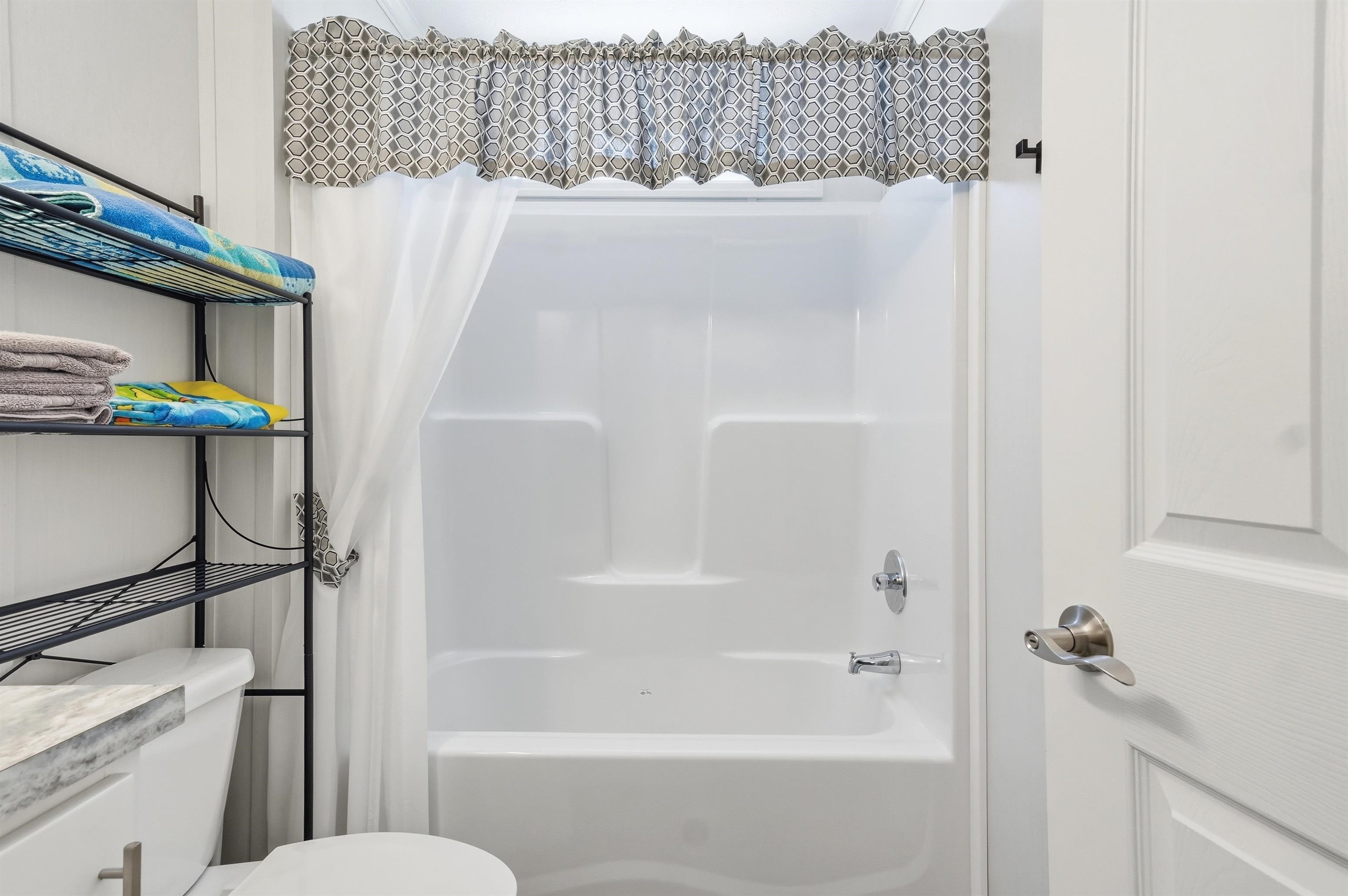 65 Caddy Dr, Salem, NH 03079