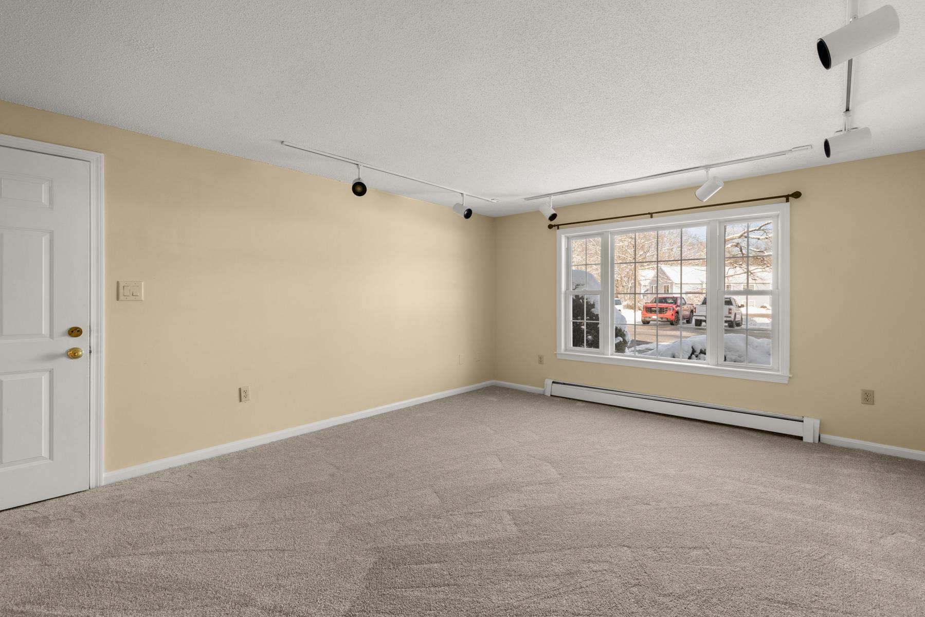 50 Brookside Dr, Exeter, NH 03833