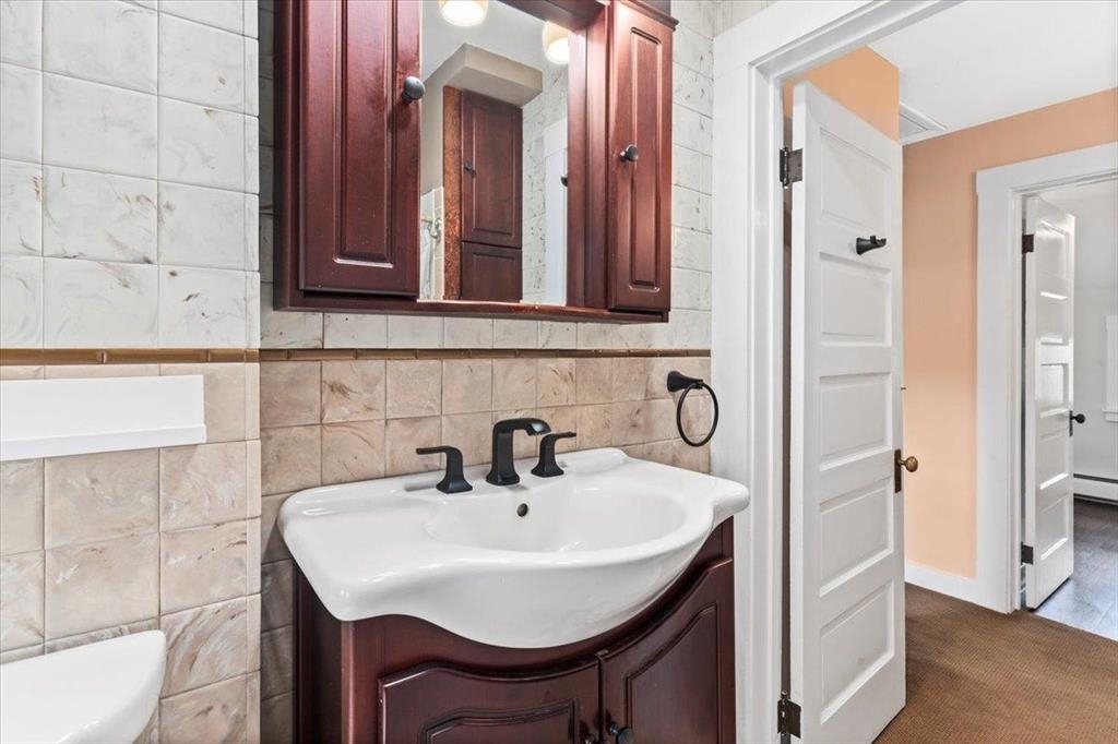 1-3 Perry Ave, Nashua, NH 03060