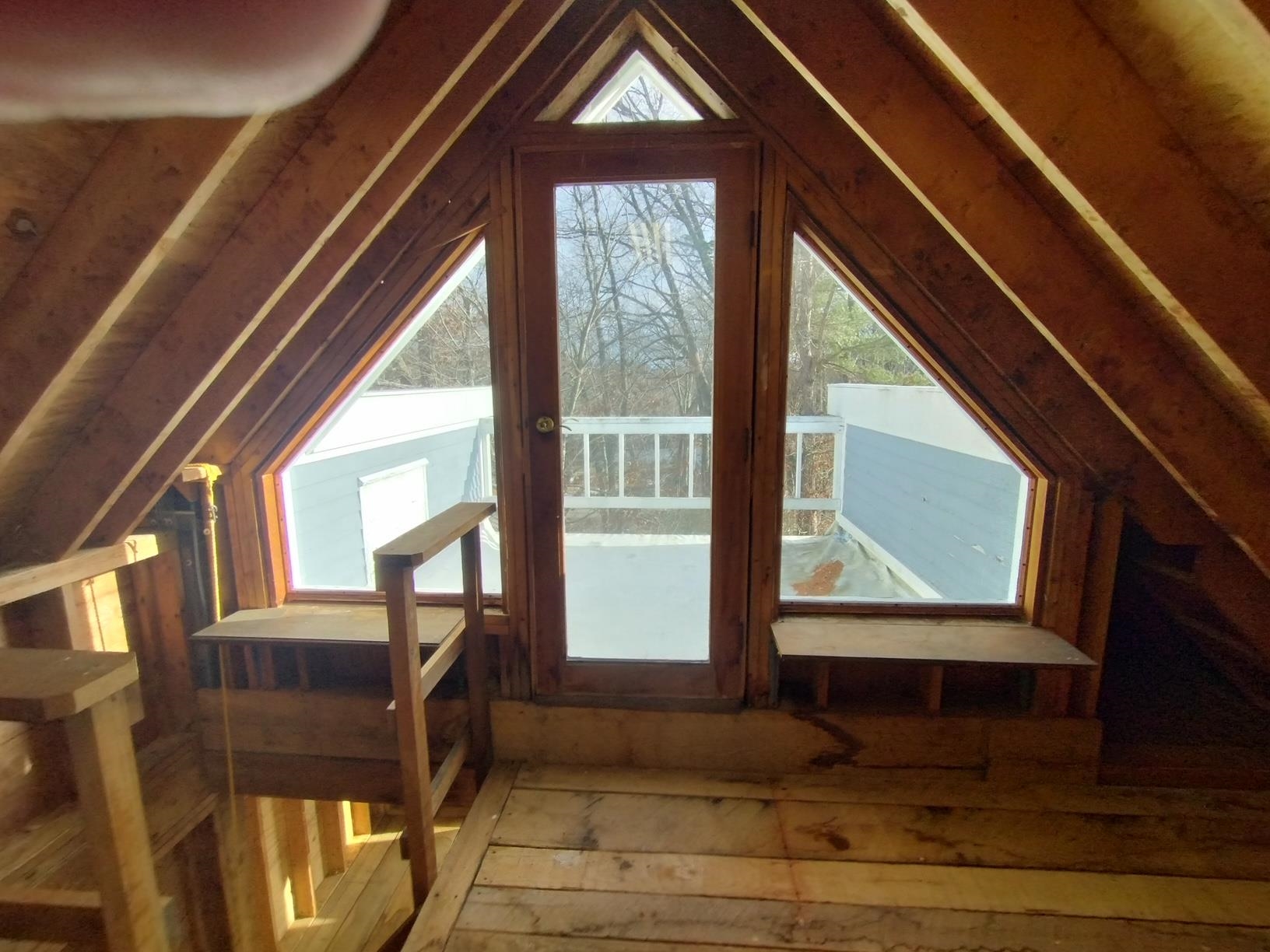 11 Dulcies Point Rd, Kingston, NH 03848