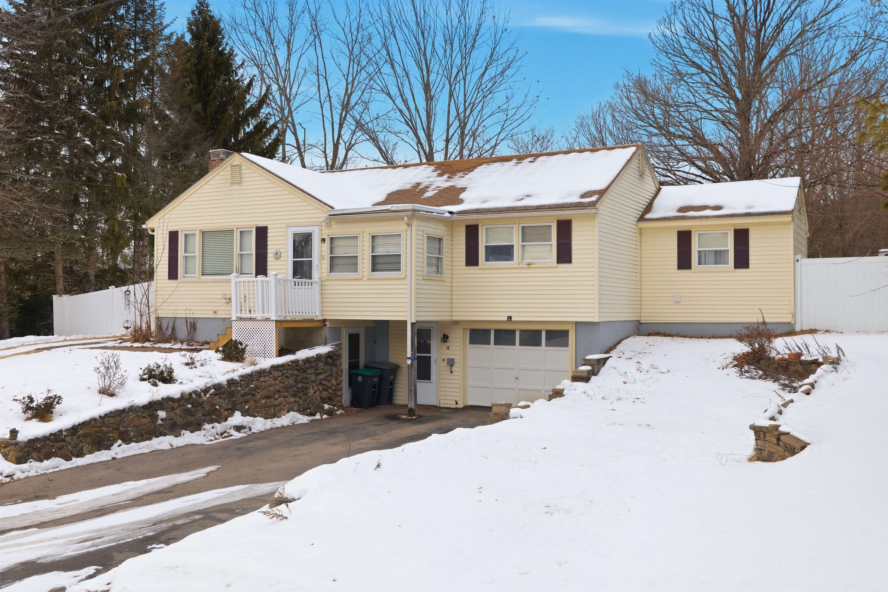 10 Frances St, Franklin, NH 03235