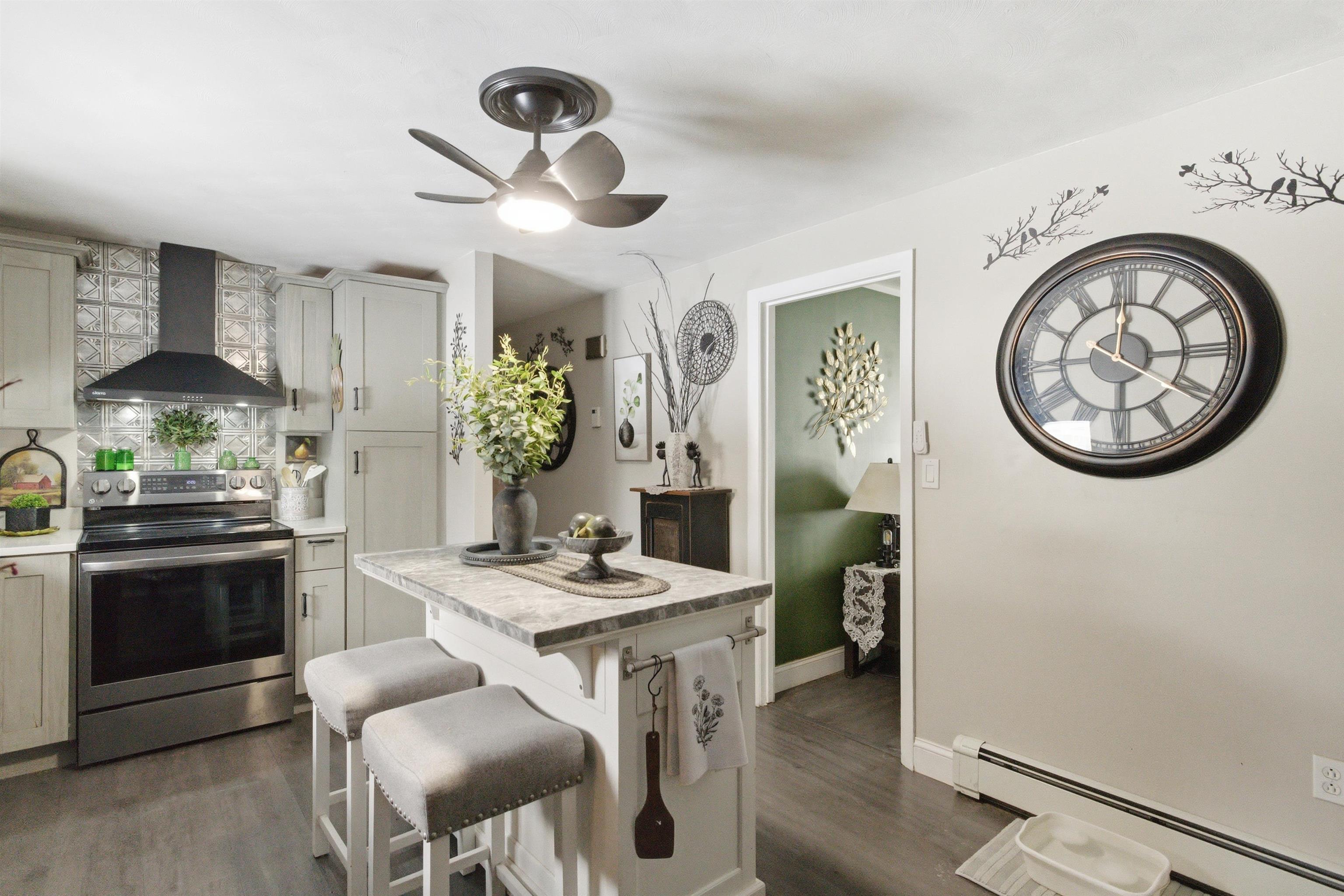 10 Frances St, Franklin, NH 03235