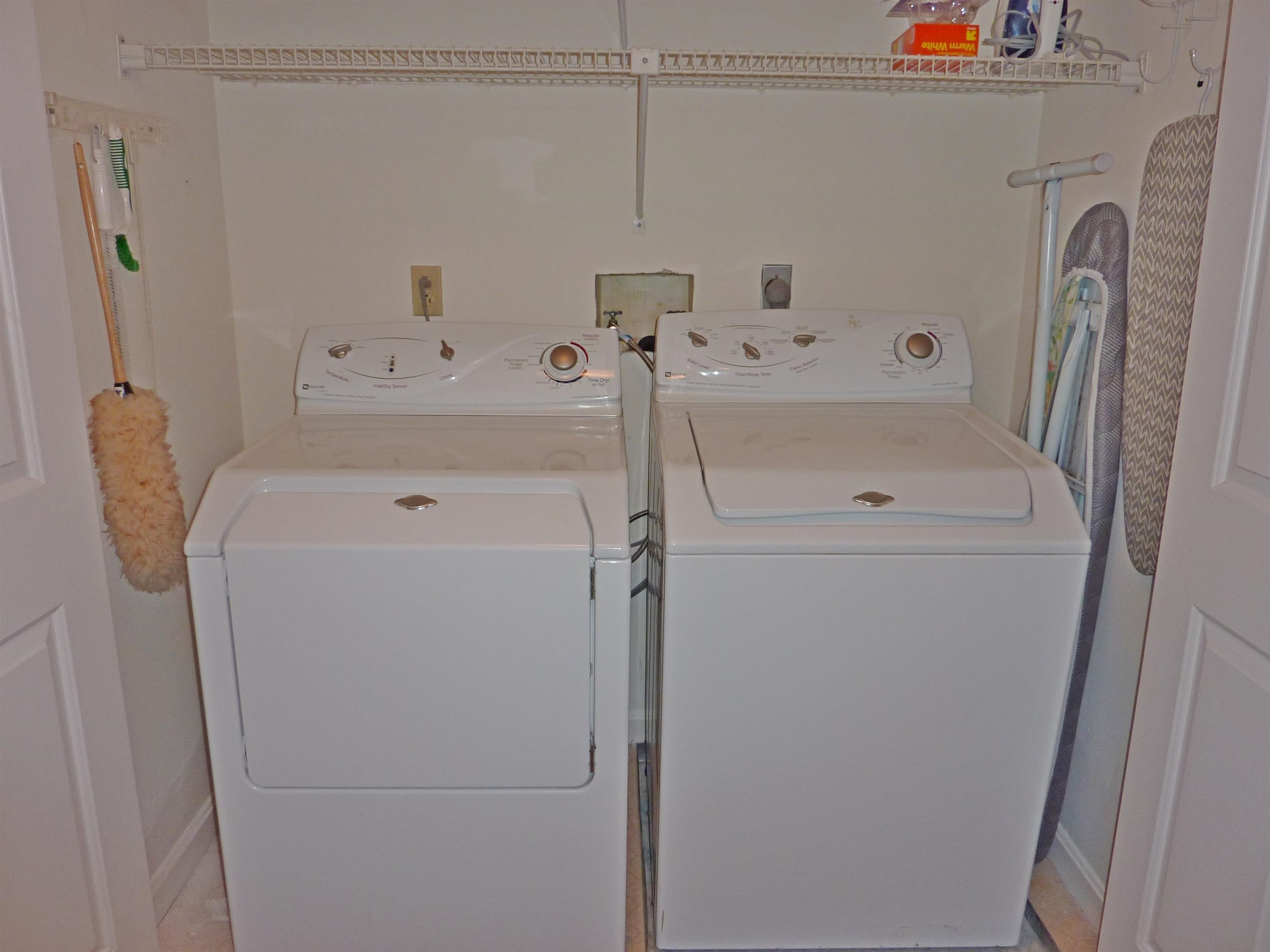 12 Ledgewood Hills Dr, Nashua, NH 03062