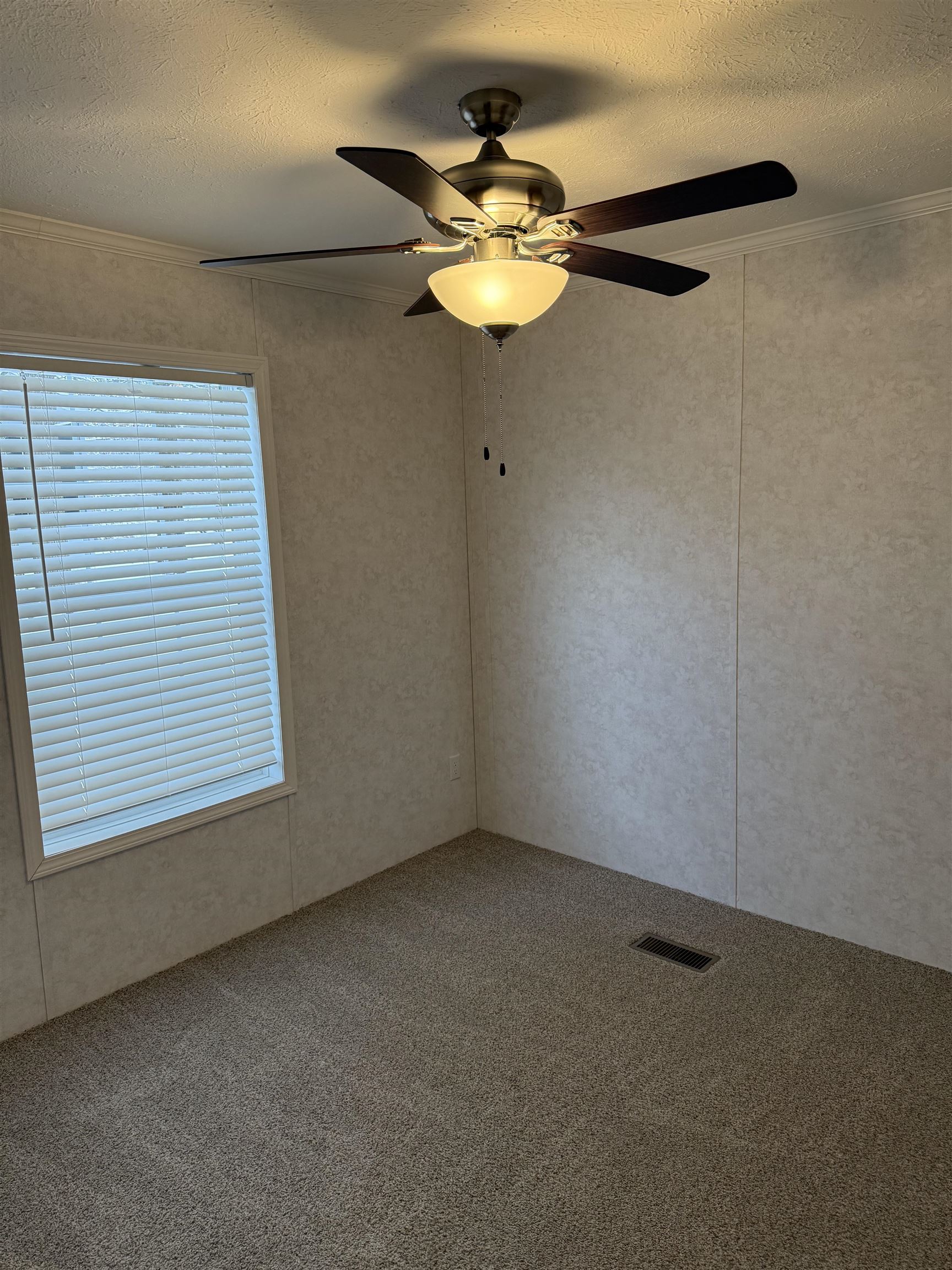 24 Pine Hil Rd, Tilton, NH 03276