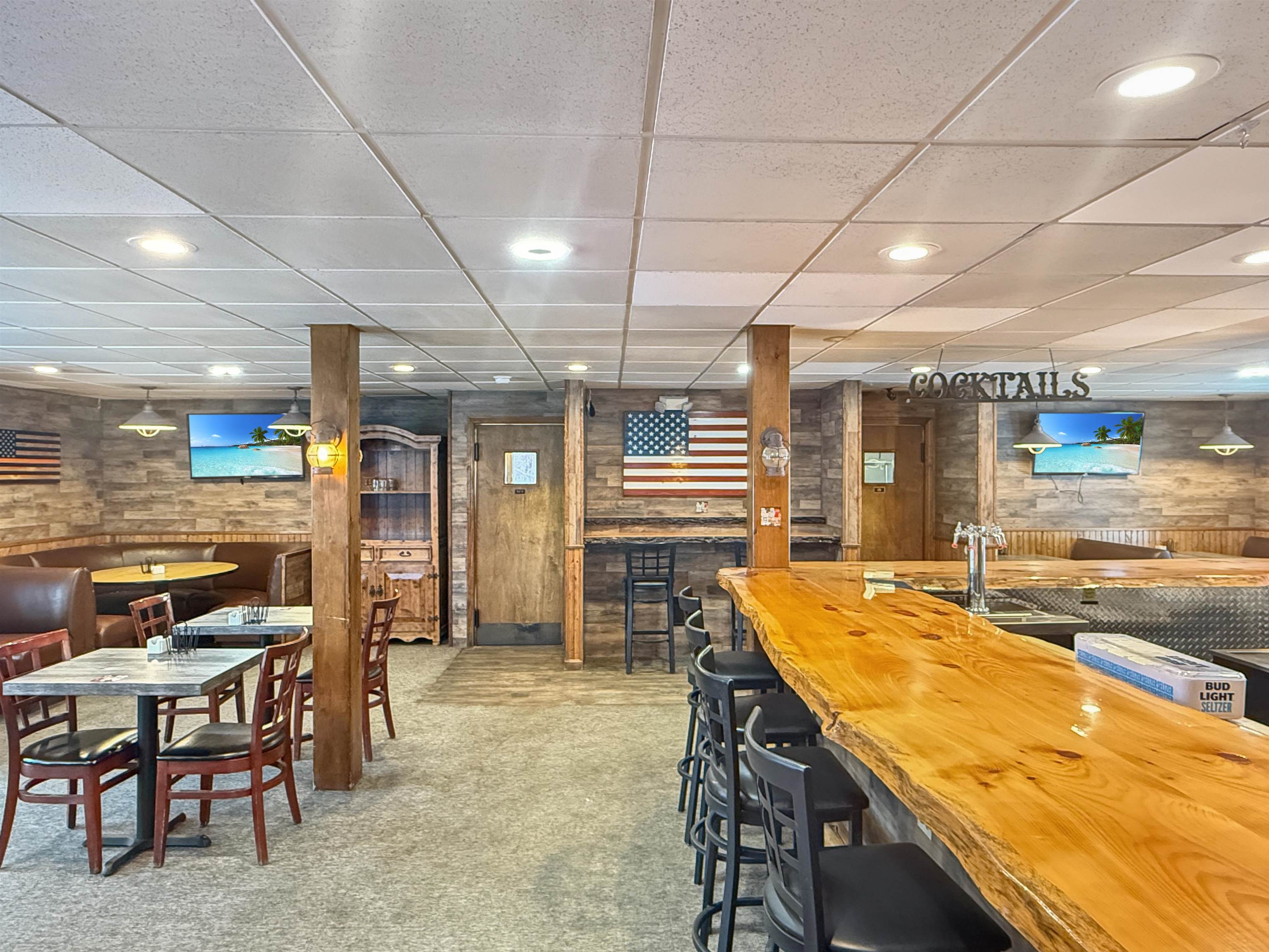 2772 N Main St, Pittsburg, NH 03592