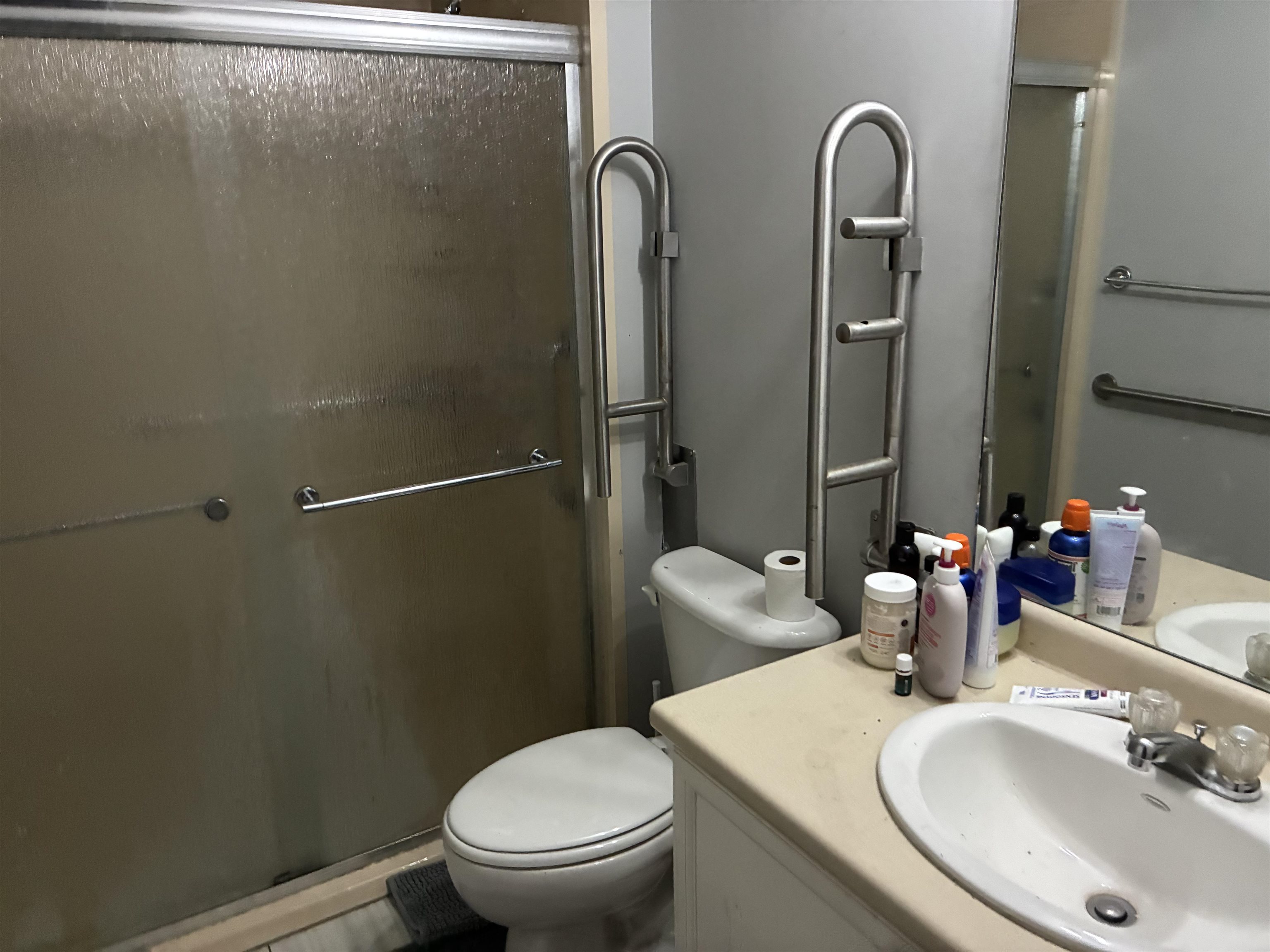 14 Crestview Cir, Londonderry, NH 03053