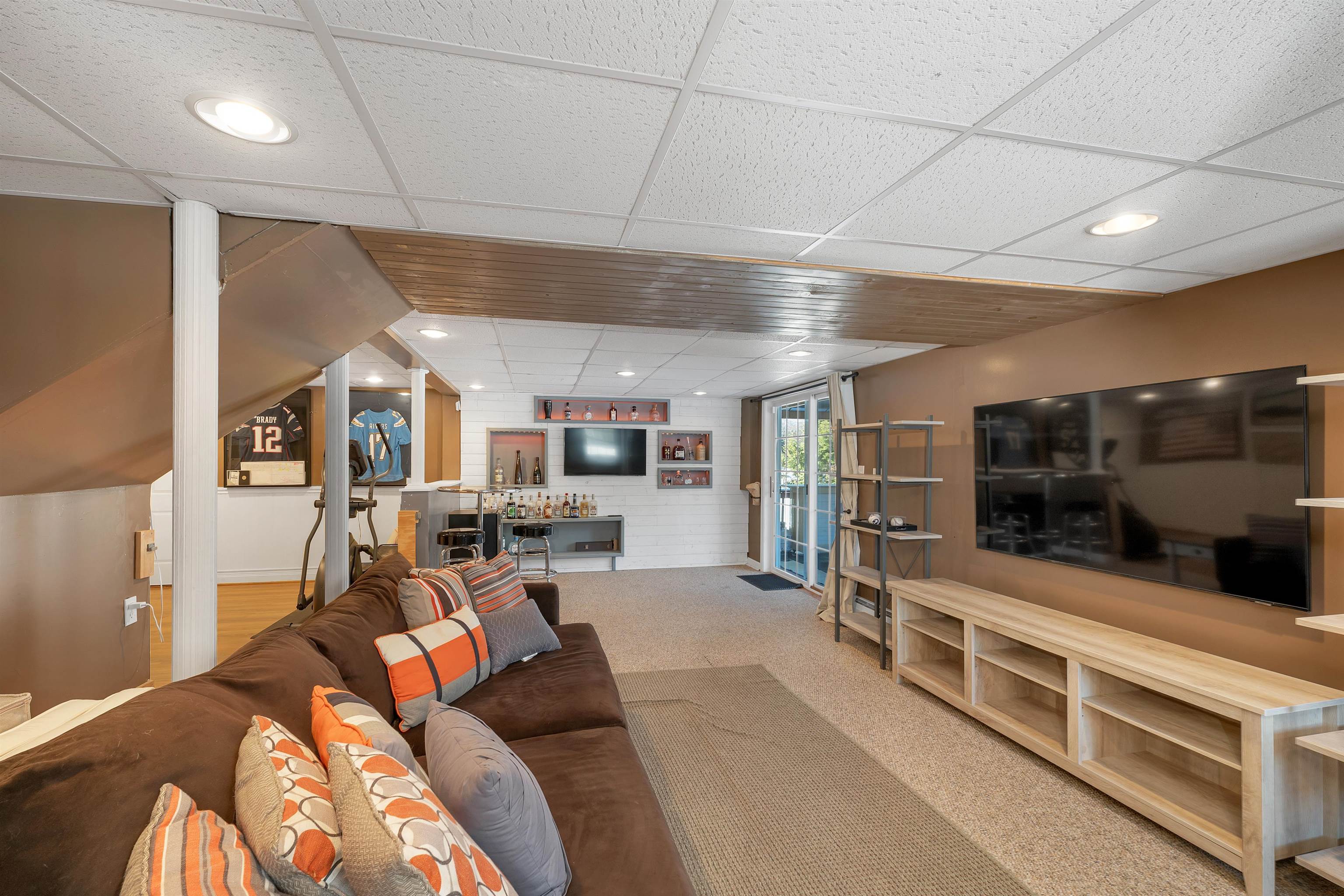 1 Treaty Ct, Sandown, NH 03873