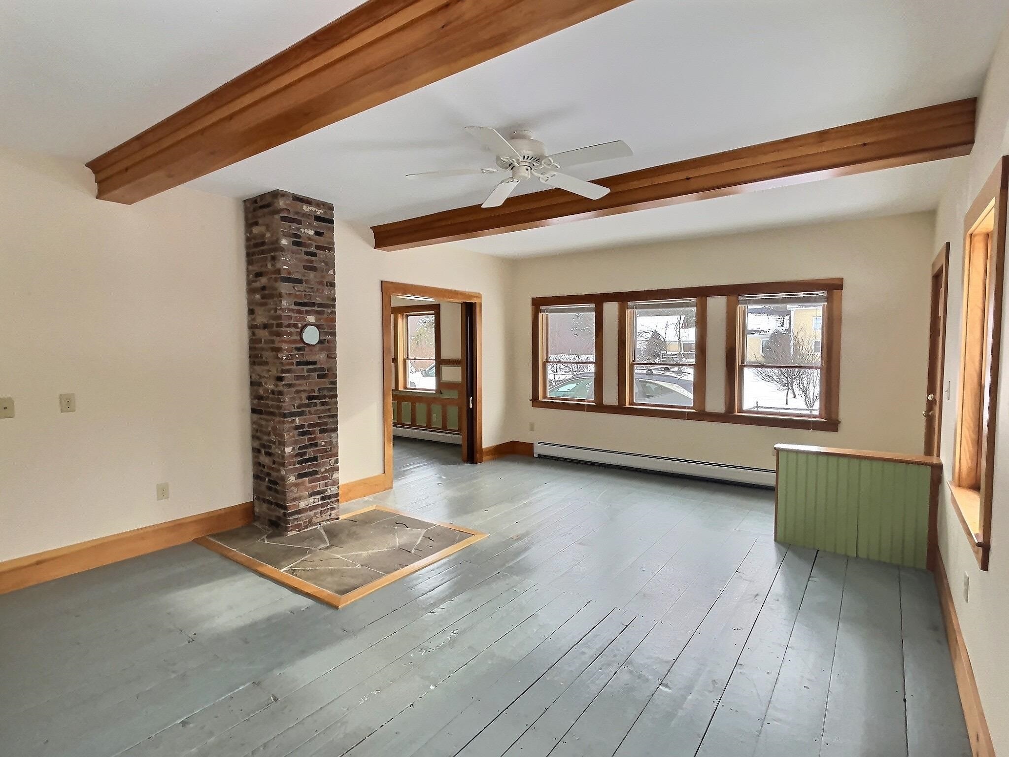 24 Greenhouse Ln, Bradford, NH 03221