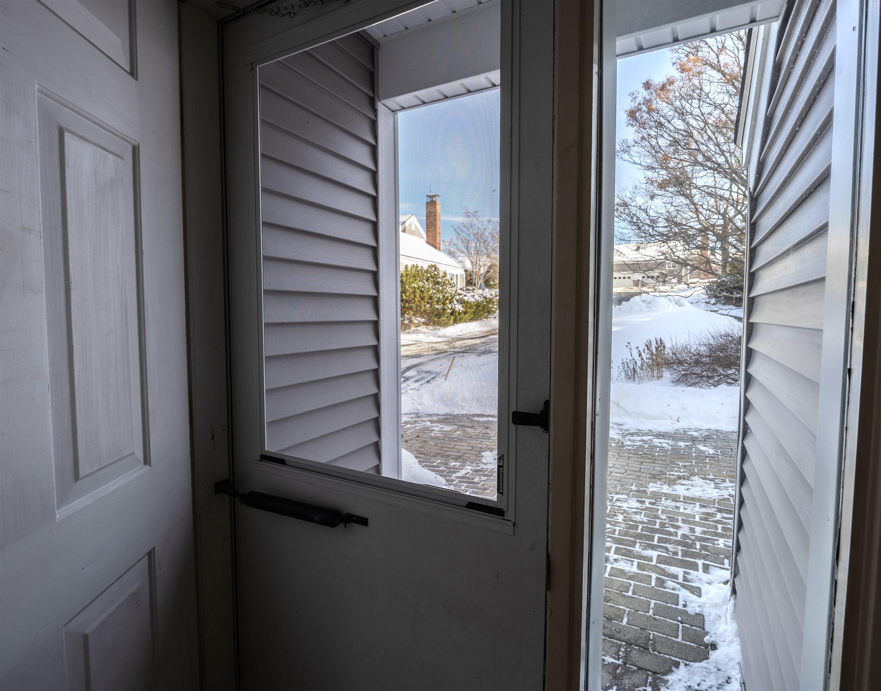 143 Hilltop Pl, New London, NH 03257