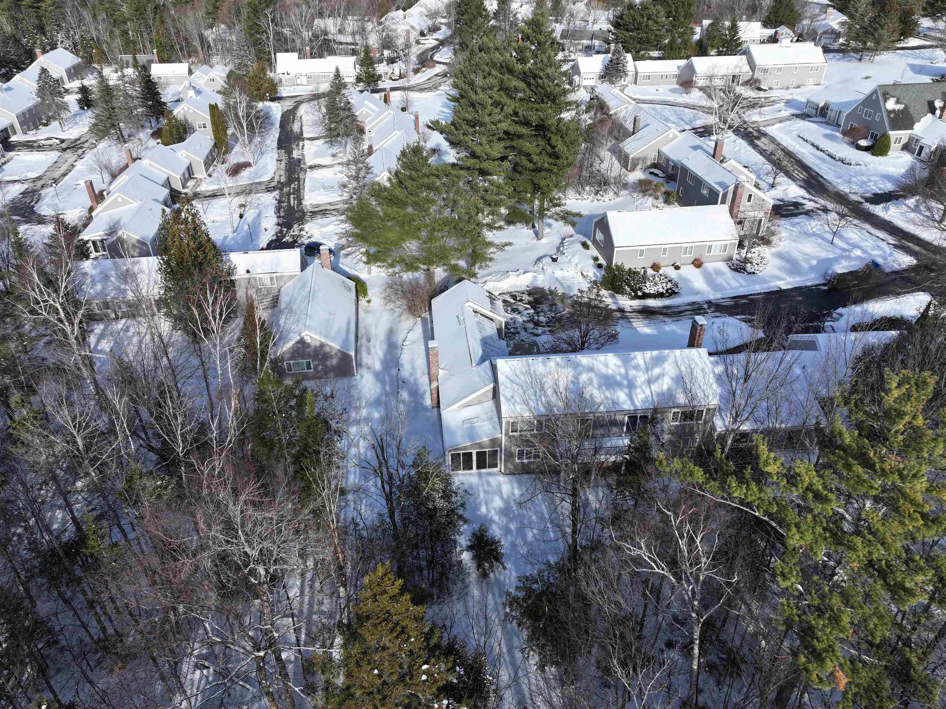 143 Hilltop Pl, New London, NH 03257